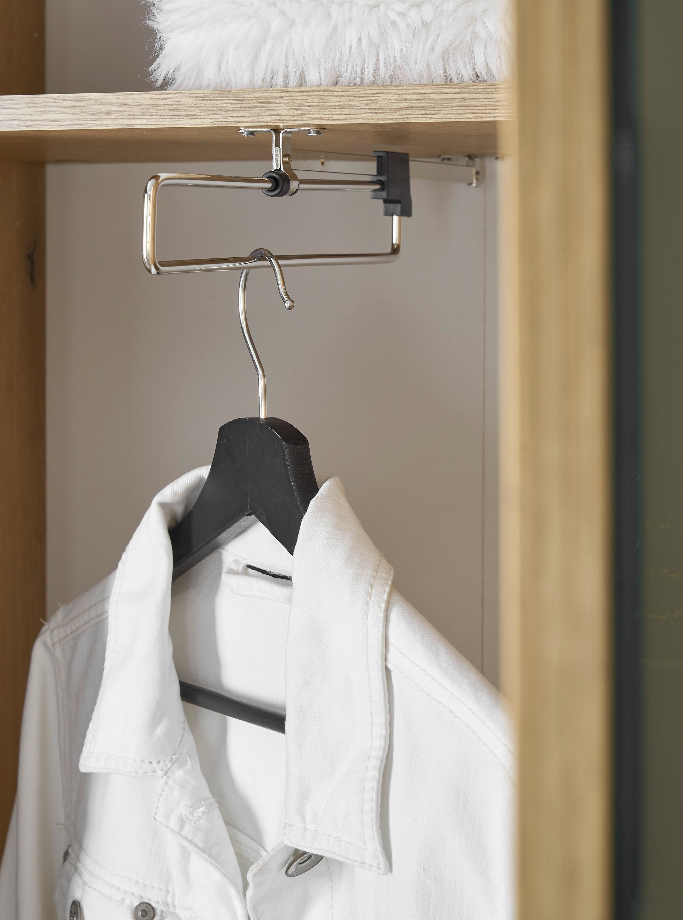 INOSIGN Garderoben-Set »GIRON/CiTY, moderne Garderobe, Komplettset mit viel Stauraum«, (Komplett-Set, 4 St.), enthält Garderobenschränke, Paneel & Schuhbank +Sitzkissen