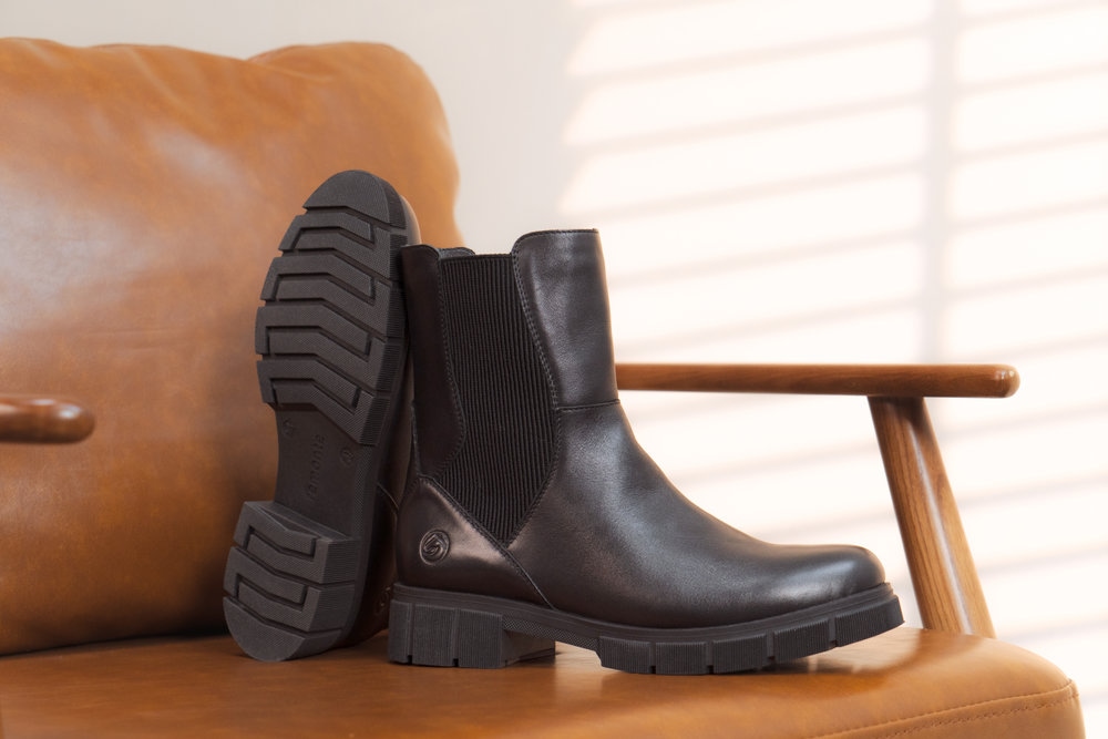 Remonte Chelseaboots »Elisabeth Hurley-Collection«, Boots, Stiefelette, Profilsohle und Innenreißverschluss