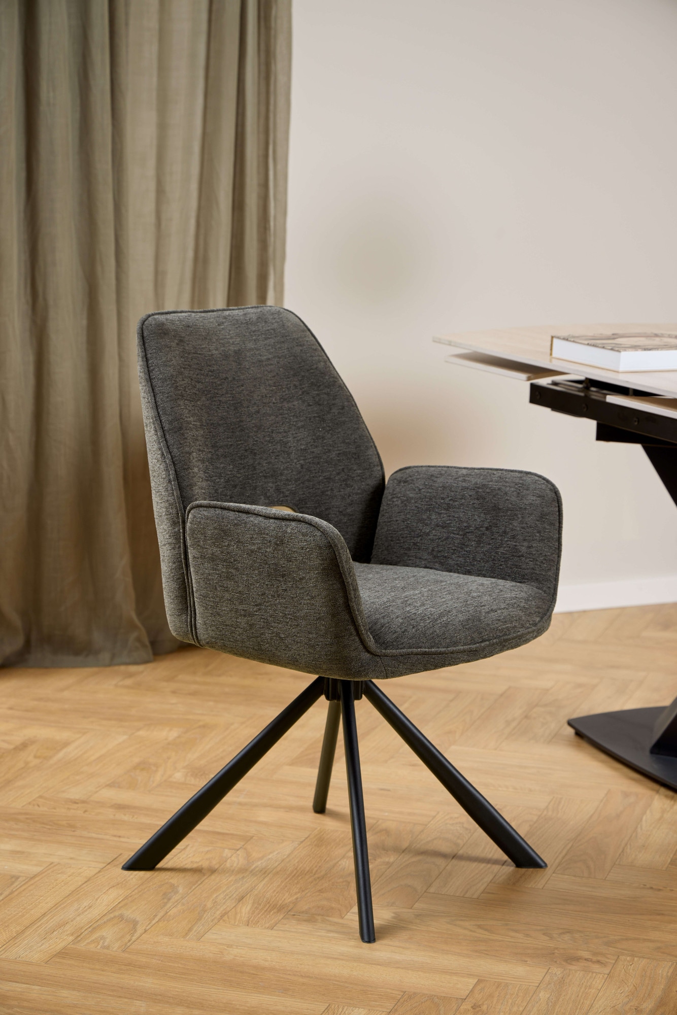 ACTONA GROUP Esszimmerstuhl »Graham 2er Set mit Armlehnen - drehbar & gepolstert, mehreren Farben« (Set) 2 Stk.Stoff, dekorativer Cut-Out, Drehfunktion, 4-Stern-Gestell, FSC™
