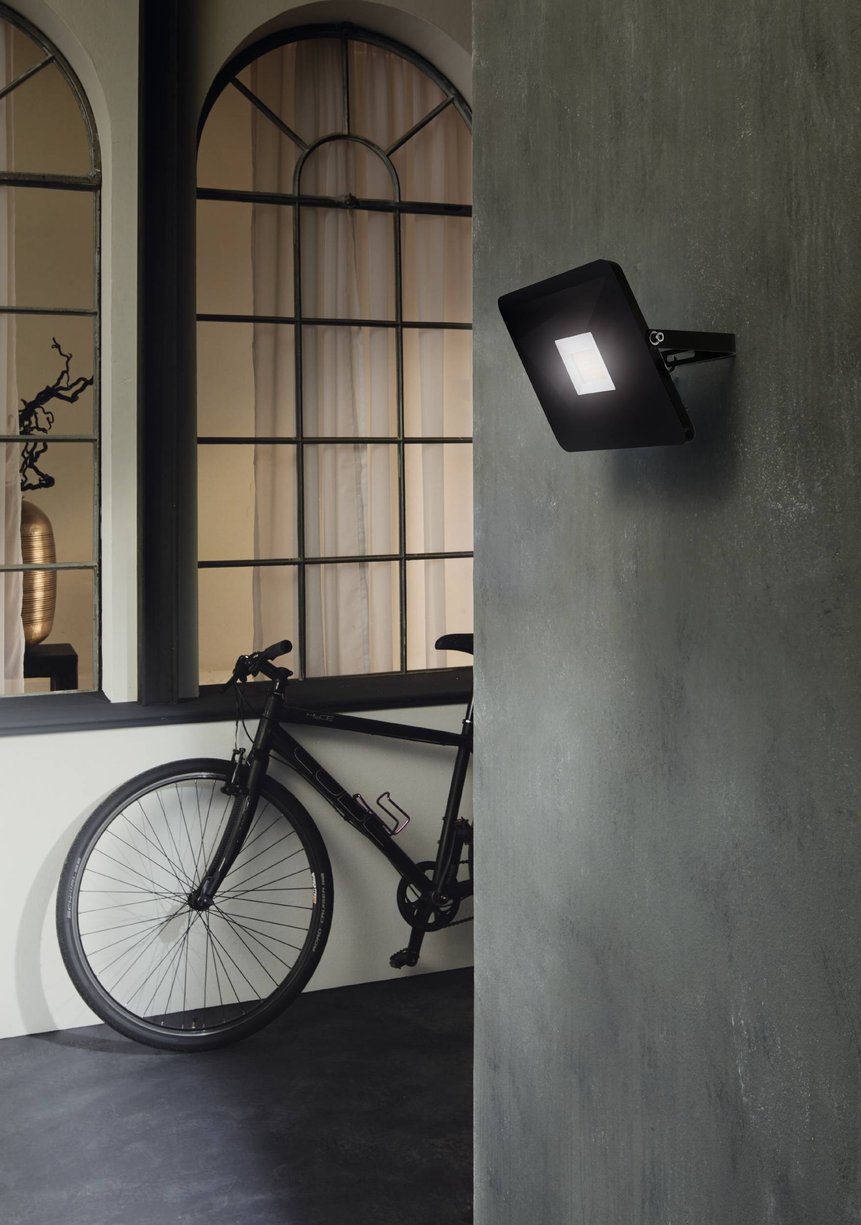 EGLO Wandleuchte »Faedo 3, Außen-Strahler, Außenleuchte, Wandstrahler, IP65, Lampe« LED-Modul 1 Stk. Kaltweiß Wand-/Deckenleuchte - L20,5 x H14,5 x AL3 cm - schwarz - 53W inkl.