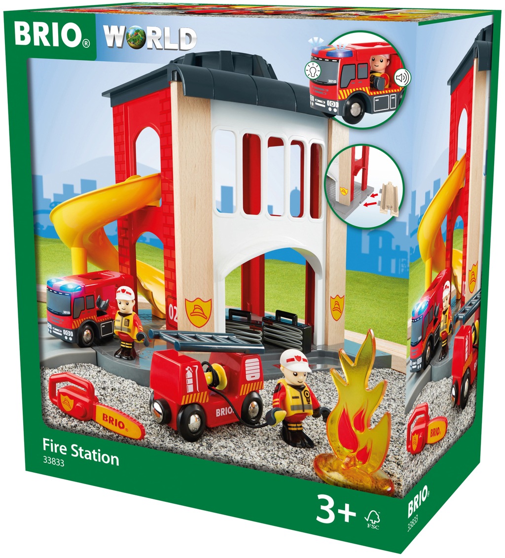 BRIO® Spiel-Feuerwehrwache »BRIO® WORLD, Große Feuerwehrstation mit Einsatzfahrzeug«, FSC® - schützt Wald - weltweit