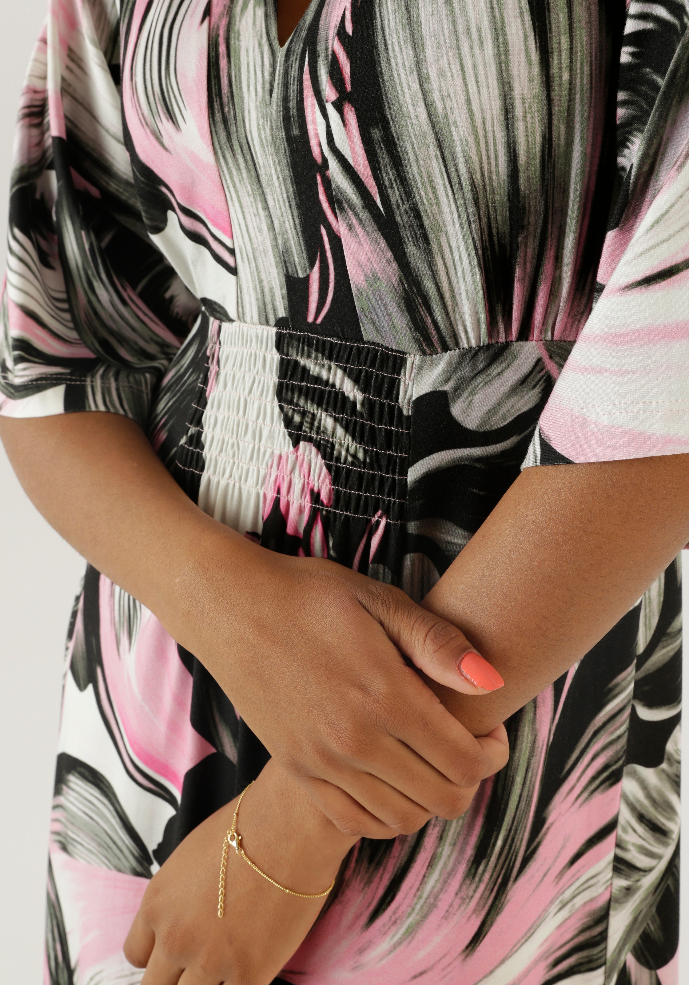 Aniston SELECTED Maxikleid, mit weiten, 3/4-langen Ärmeln und fantasievollem Druck
