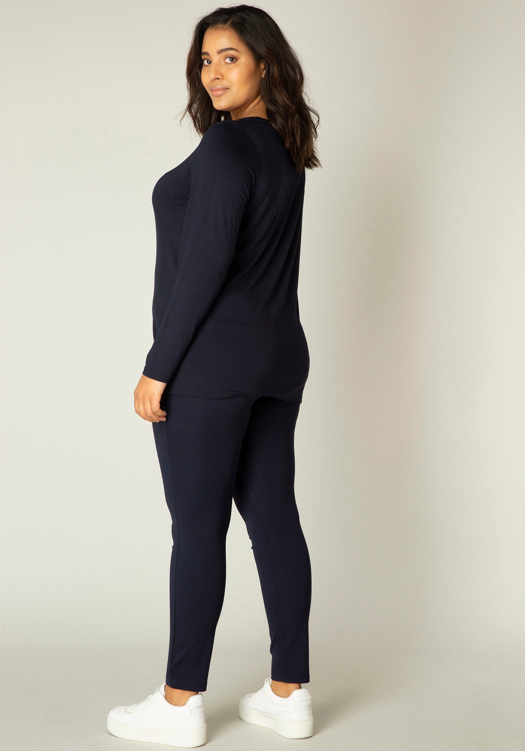 Base Level Curvy Langarmshirt, mit Rundhalsausschnitt