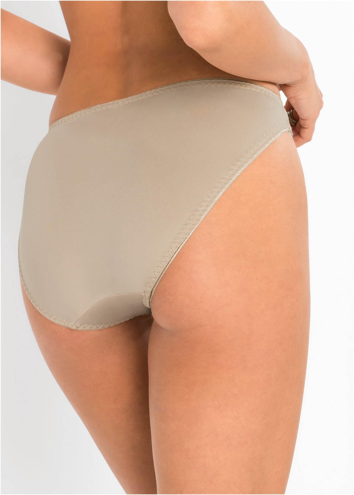 bonprix Slip »Slip mit Spitze (3er Pack)« Packung, 3 Stk. mit zweifarbigem Stickereieinsatz, mit zarter Spitze, 3er Pack