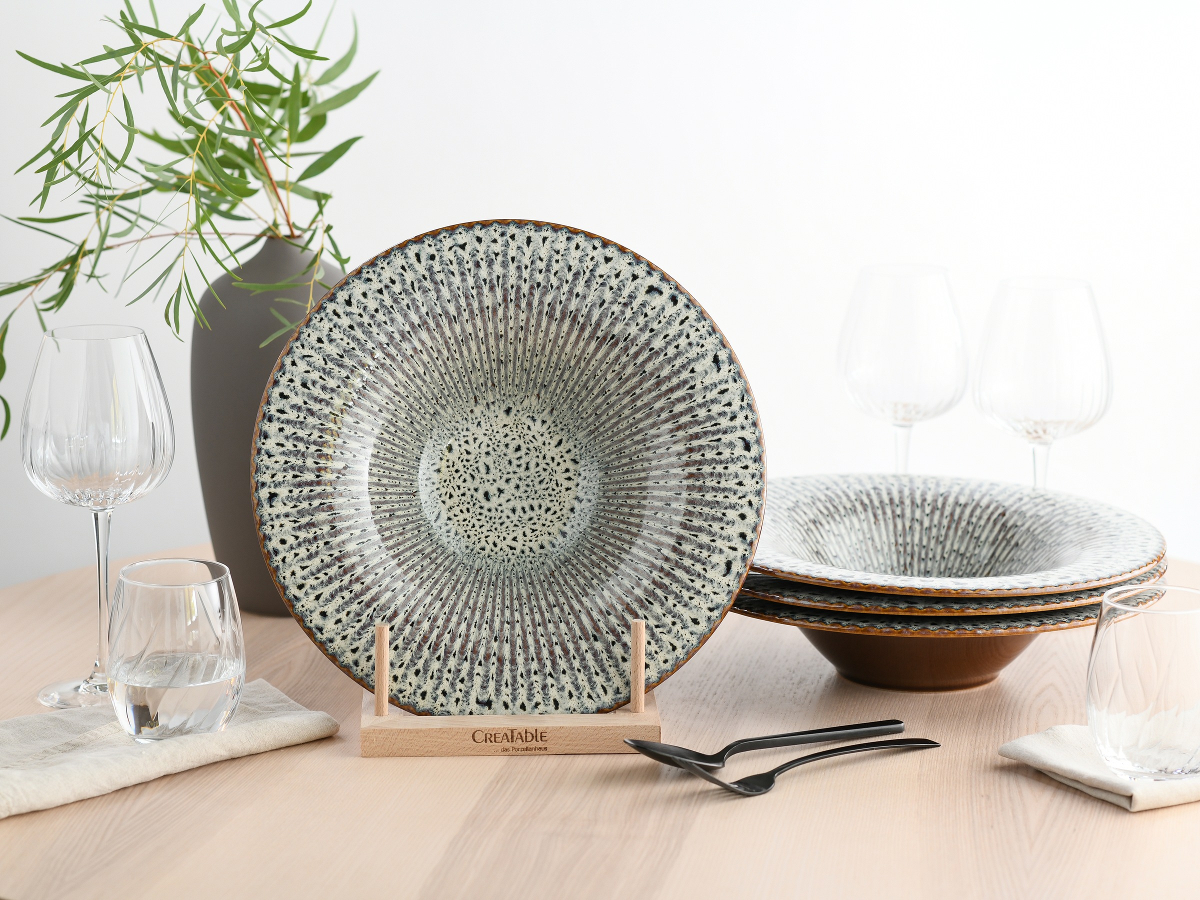 CreaTable Teller »Allegra Magic, Gourmetteller, 4-tlg.« Moderne Coupeform, Reaktivglasur