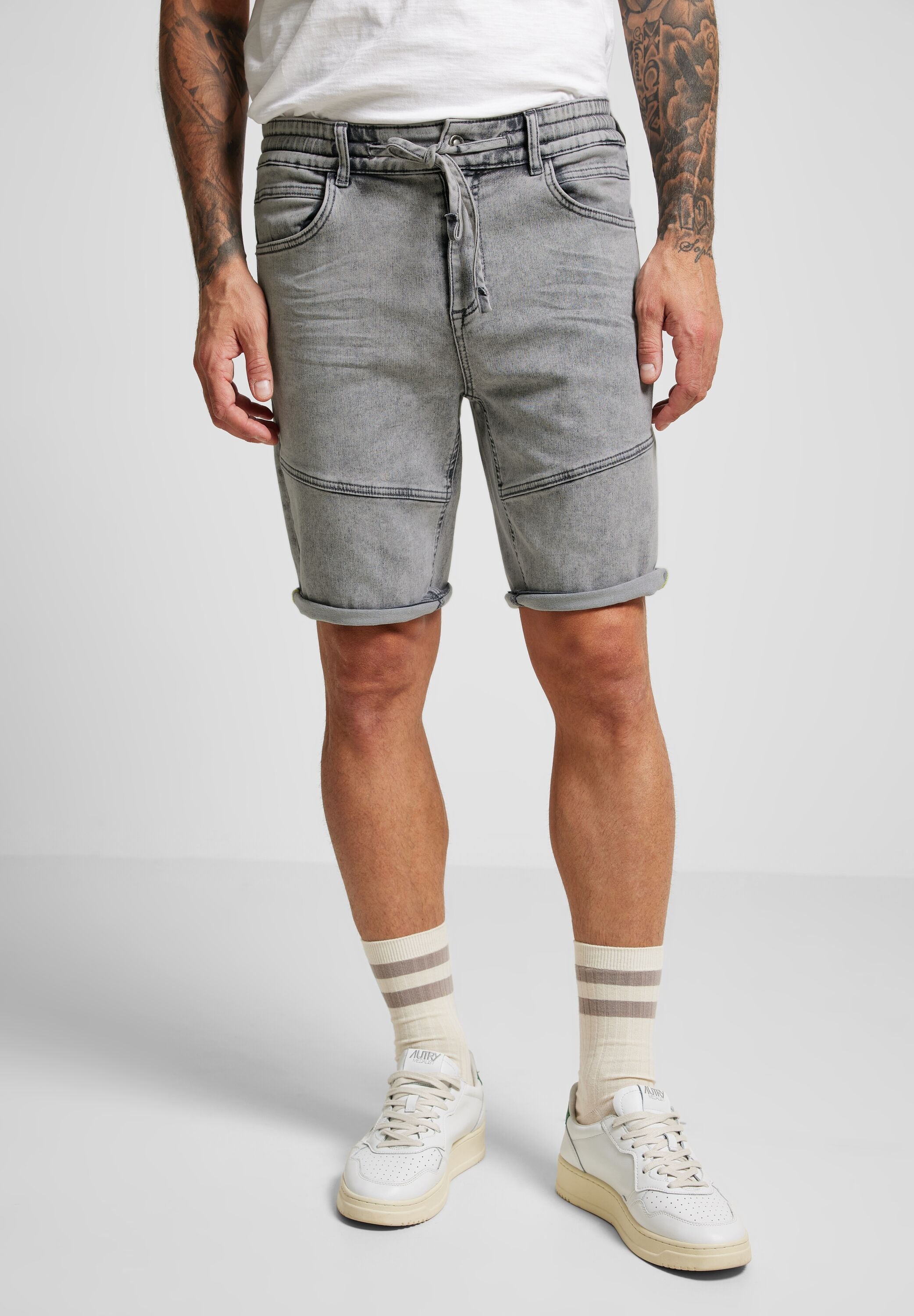 Bild von STREET ONE MEN Jeansshorts, mit Tunnelzugband