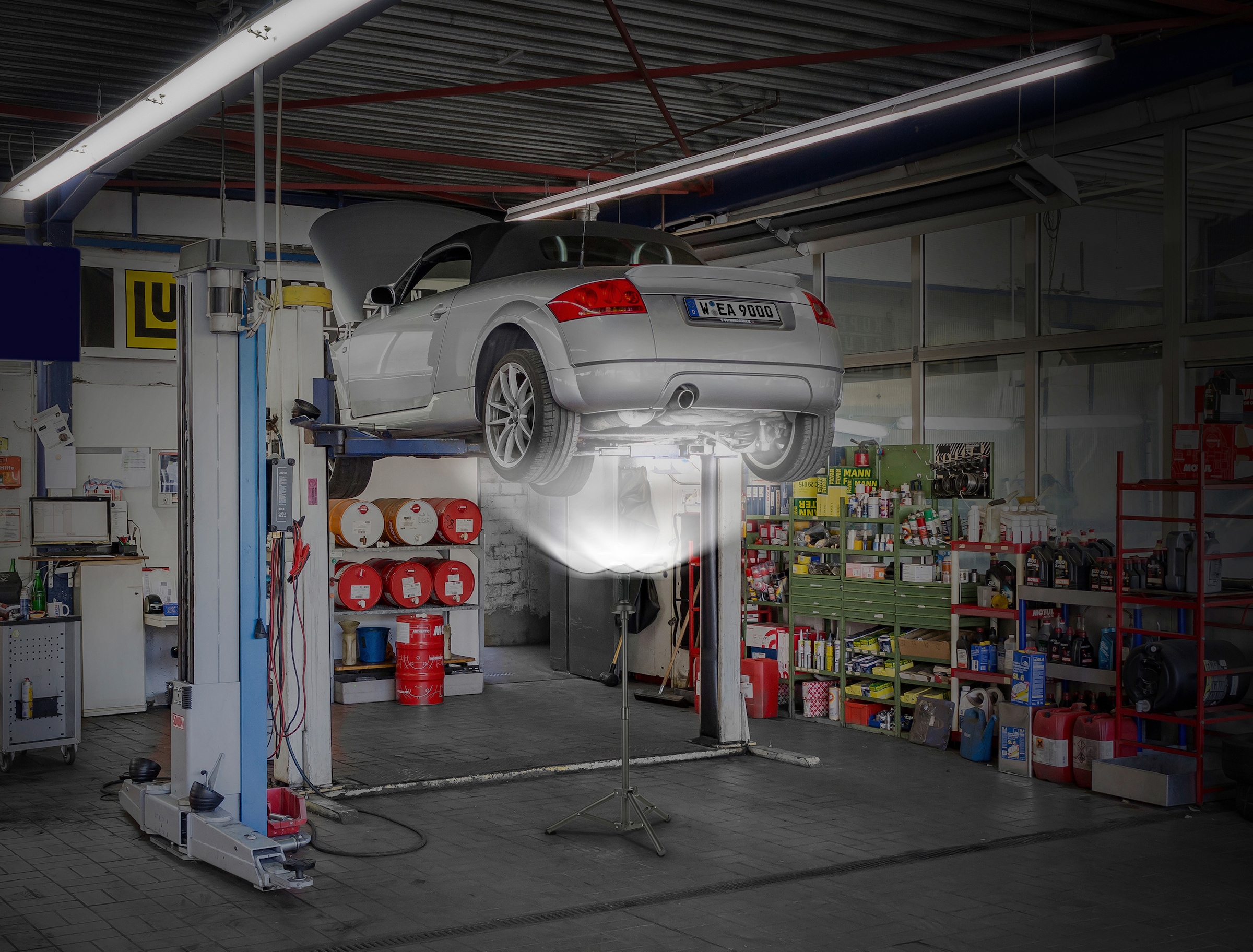 Osram LED Baustrahler, 1000 Lumen, mit Stativ, 10 W, mit Akku
