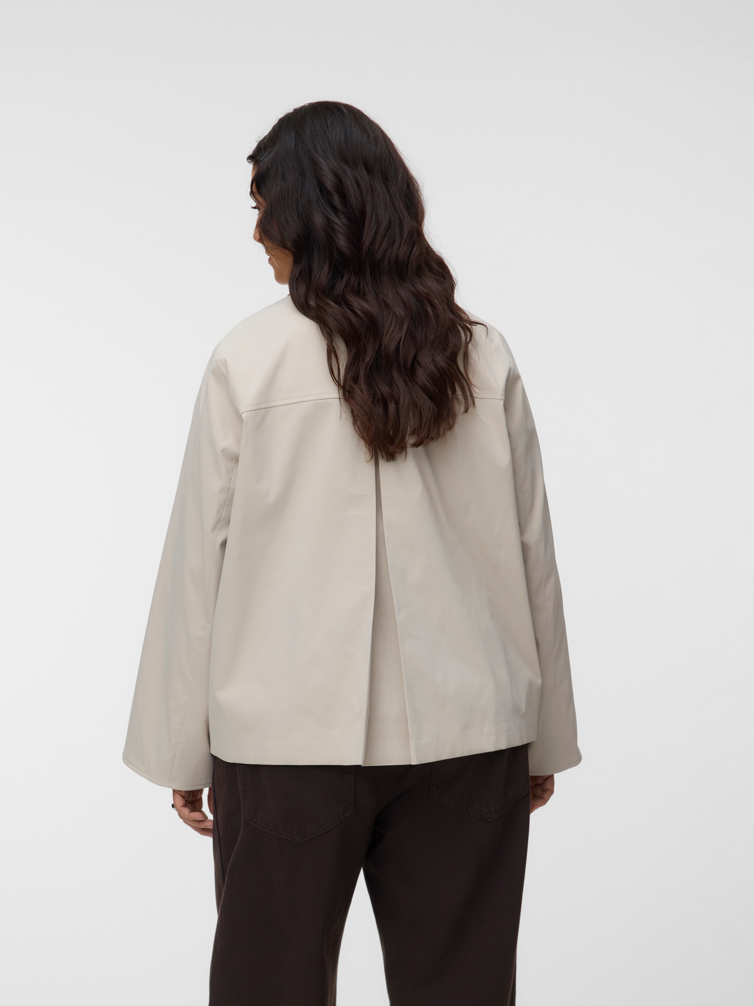 Vero Moda Curve Kurzjacke »VMCCHELSEAPOPPY SHORT JACKET CUR« Kunstfaser