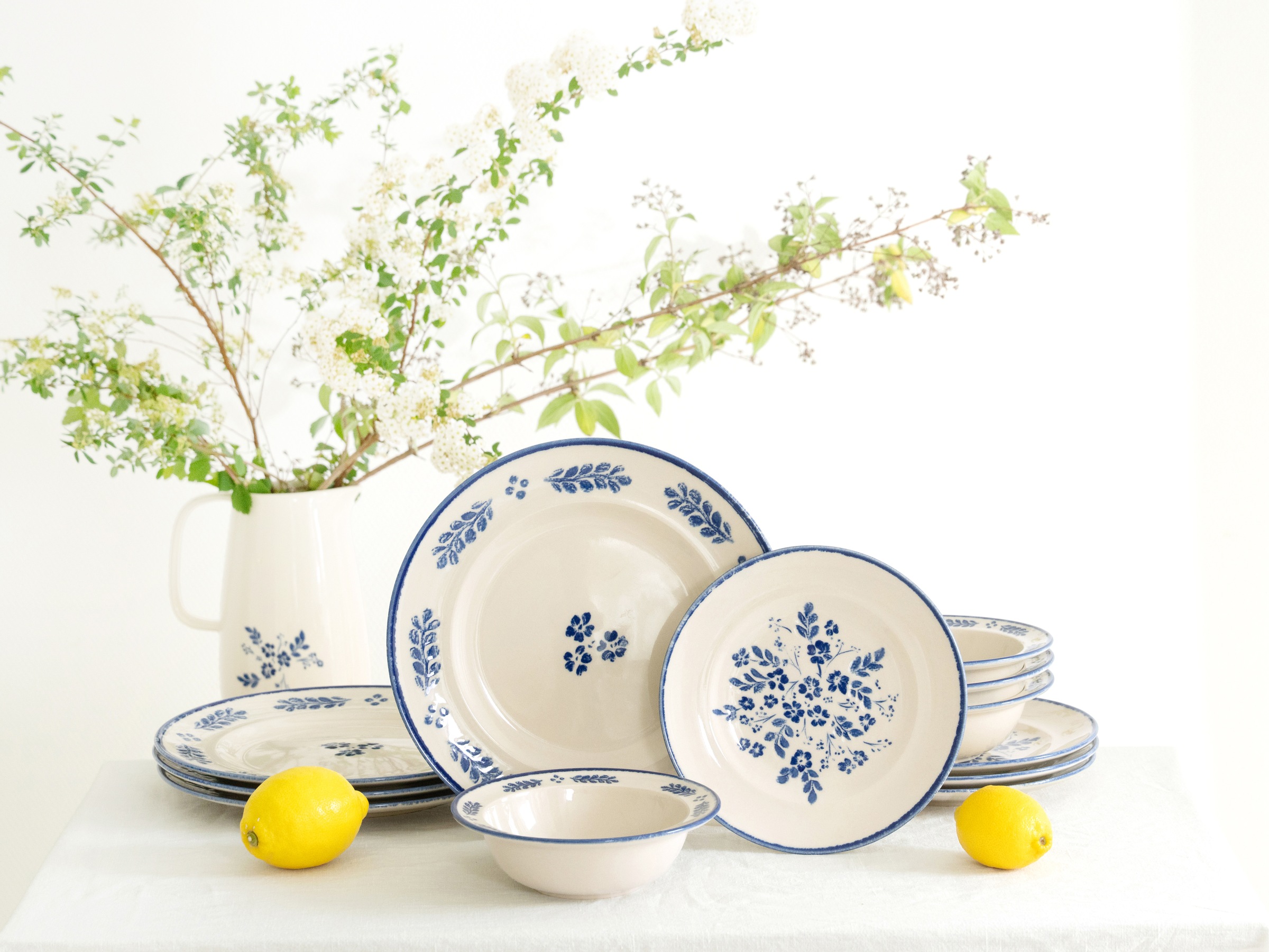 CreaTable Teller-Set »Rondo Cottage, Geschirr-Set, 12-tlg.« Hochwertiges Steinzeug, Leicht cremefarbene Naturglasur