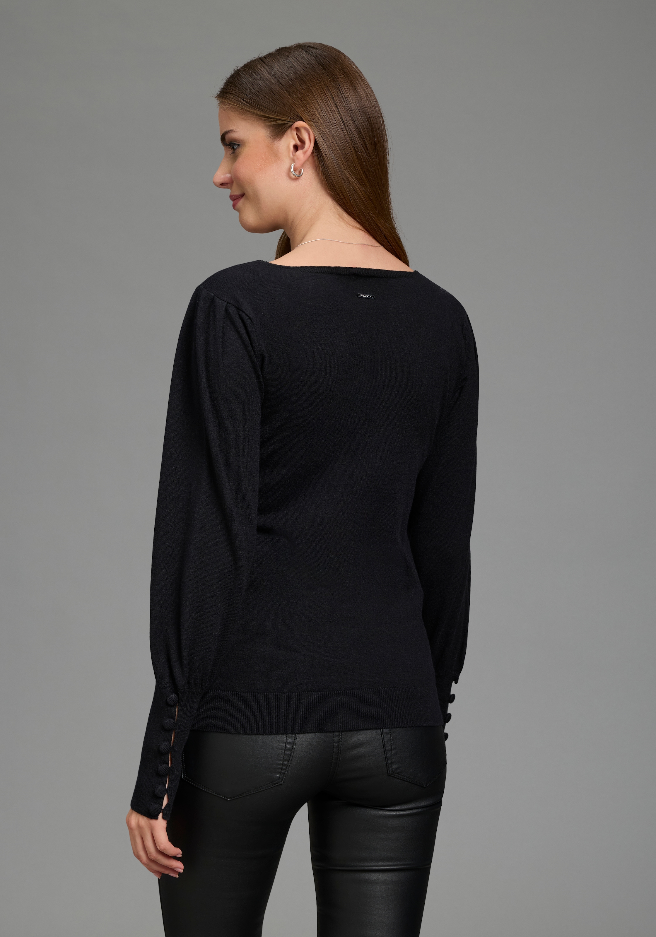 Laura Scott V-Ausschnitt-Pullover mit süßer Knopfleiste am Ärmel