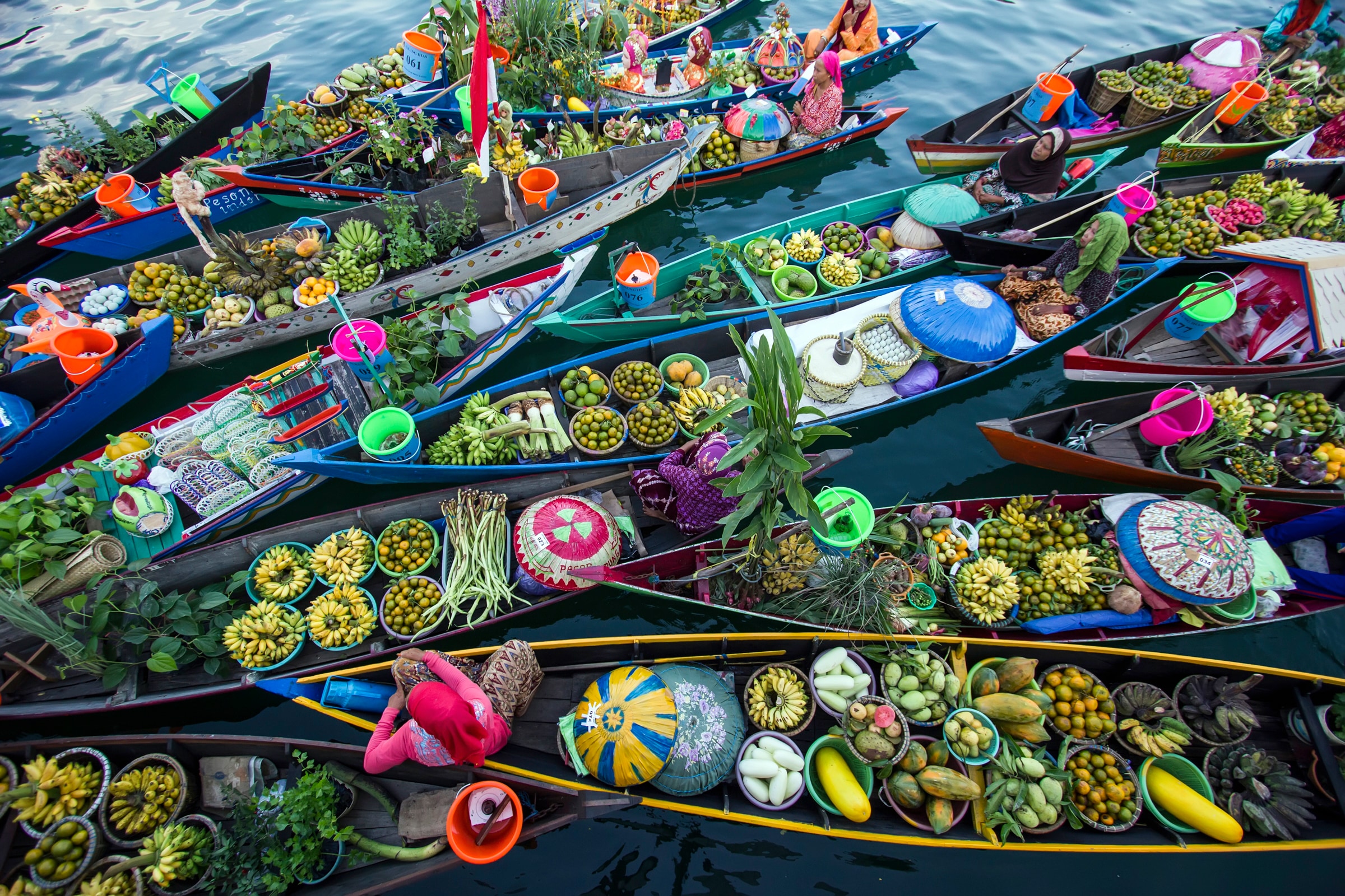 Papermoon Fototapete »Photo-Art FAUZAN MAUDUDDIN, BANJARMASIN FLOATING MARK günstig online kaufen