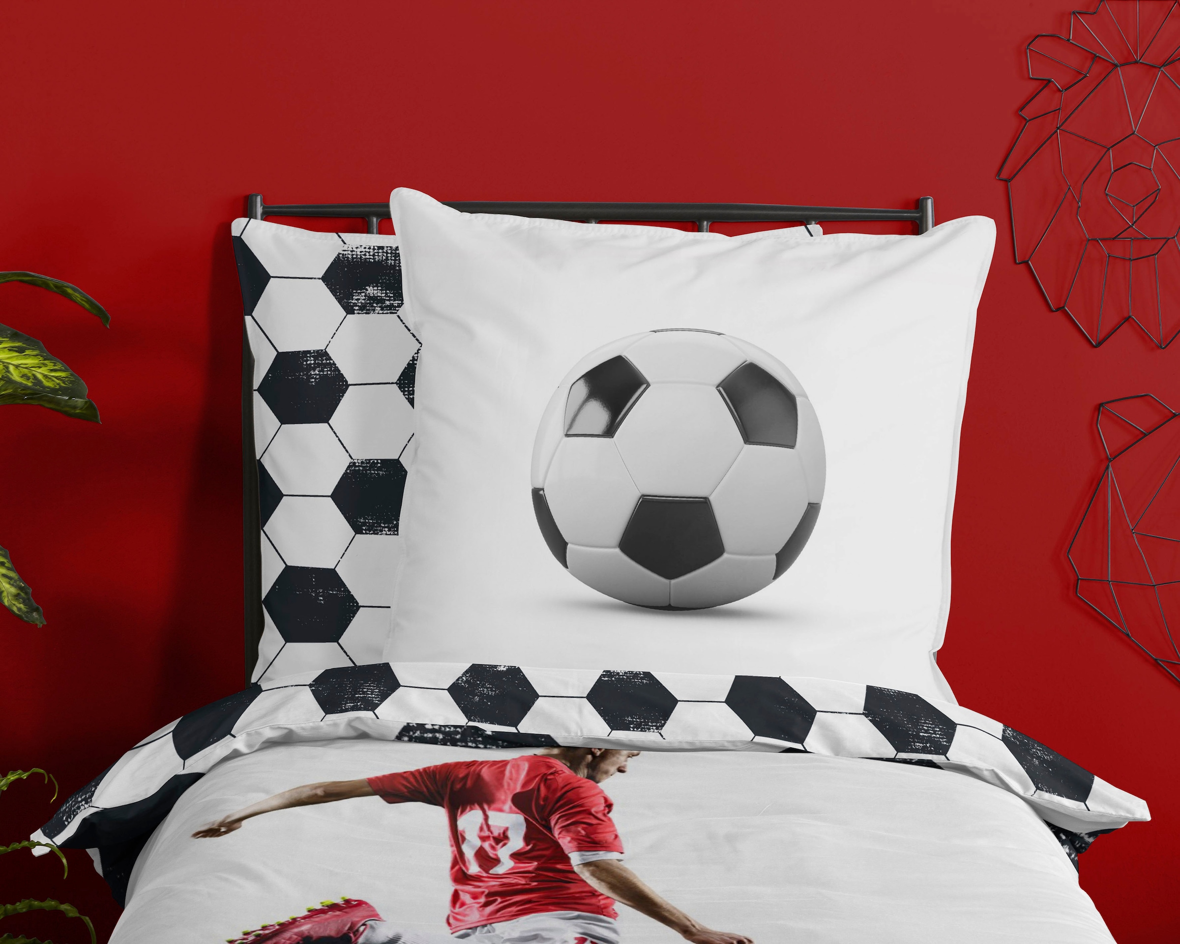 good morning Kinderbettwäsche »Score«, 100% Baumwolle, 135x200, Reißverschluss, Wendeoptik, Kind, Fußball