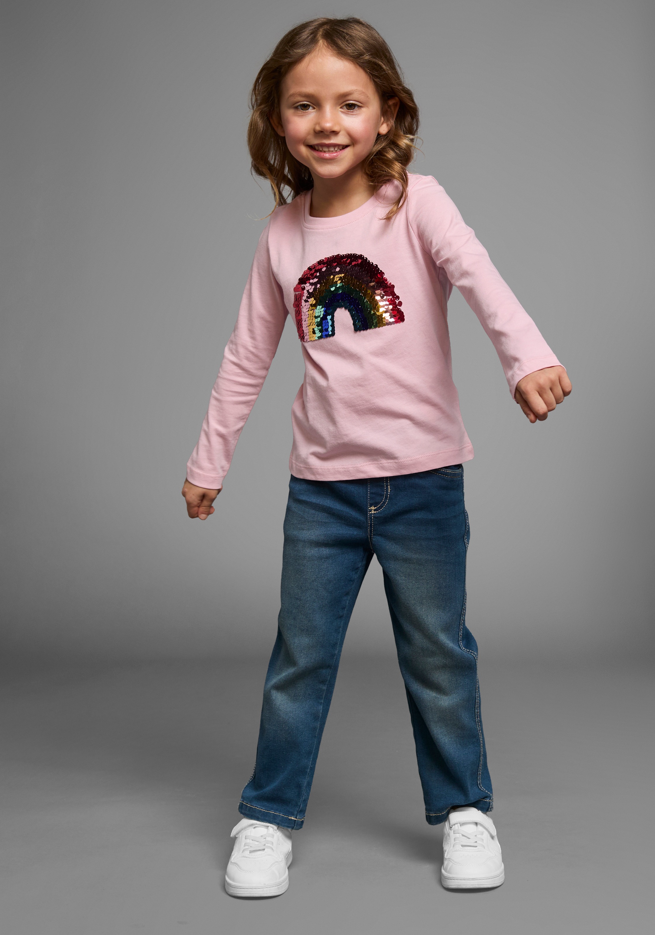 KIDSWORLD Langarmshirt »Regenbogen Pailletten-Applikation«, Langarm, Basic-Passform, mit schimmernden Pailletten-Applikationen