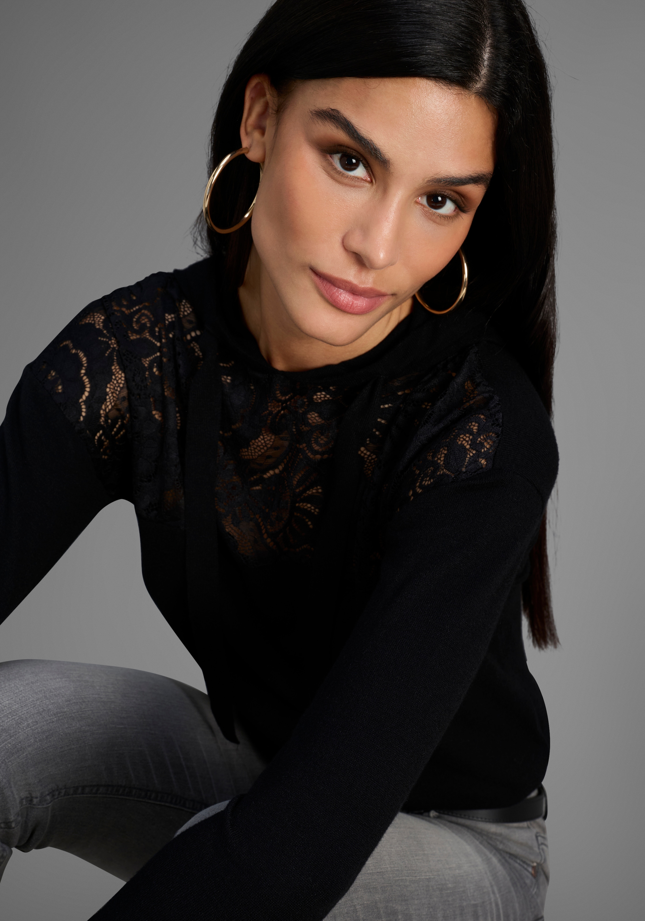 Laura Scott Kapuzenpullover, mit femininem Spitzeneinsatz - NEUE KOLLEKTION
