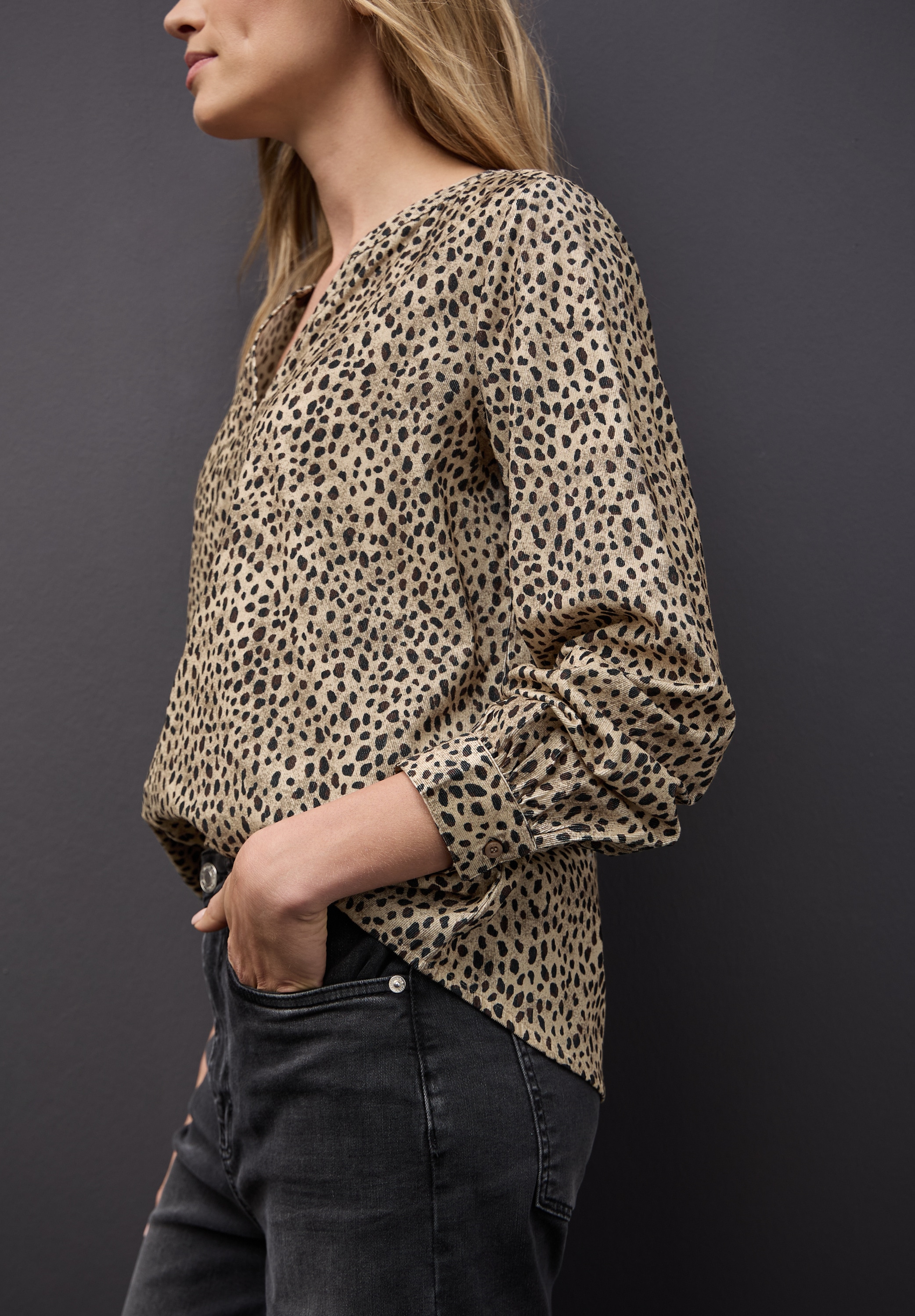 STREET ONE Langarmbluse im Leo-Look und mit Knopfleiste