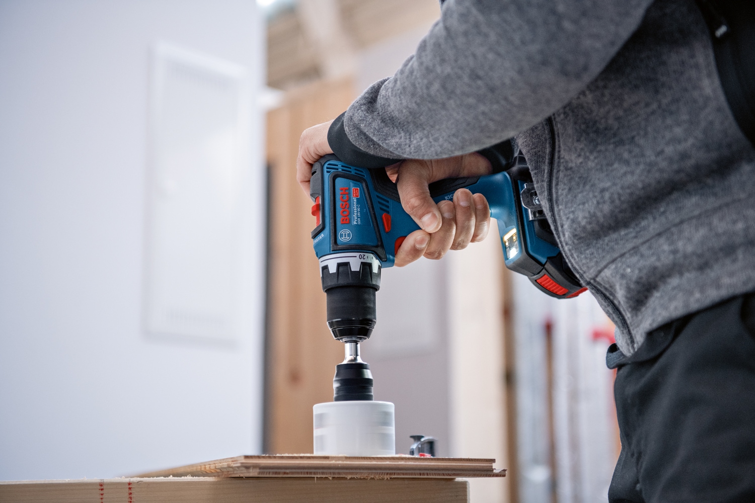 Bosch Professional Akku-Bohrschrauber »GSR 18V-90 C«, inkl. 2x 4 Ah Akku und Schnellladegerät GAL 18V-40