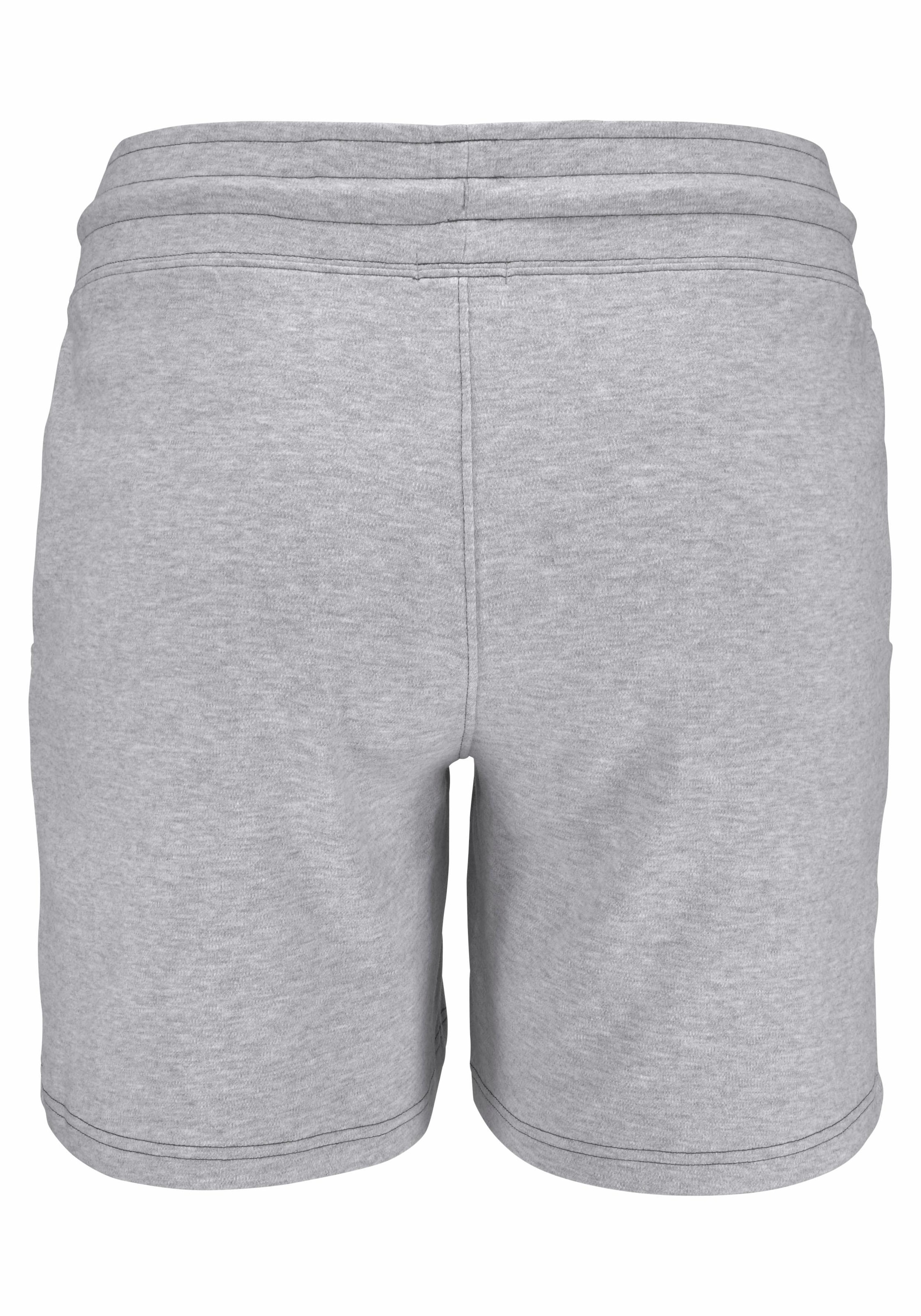 KangaROOS Sweatshorts, mit kontrastfarbener Kordel und kleinem Label-Print