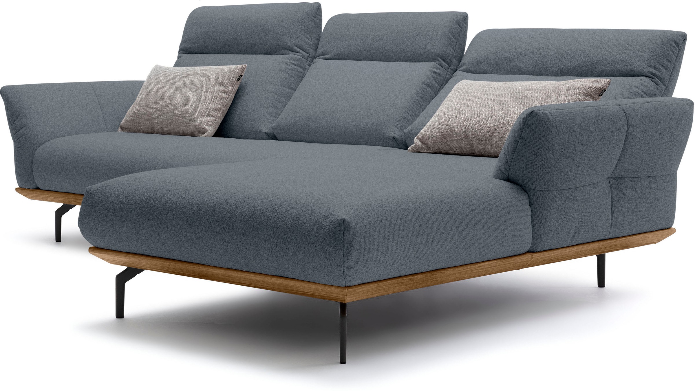 Creation BY ROLF BENZ Ecksofa »CR.460«, Sockel in Nussbaum, Winkelfüße in Umbragrau, Breite 298 cm