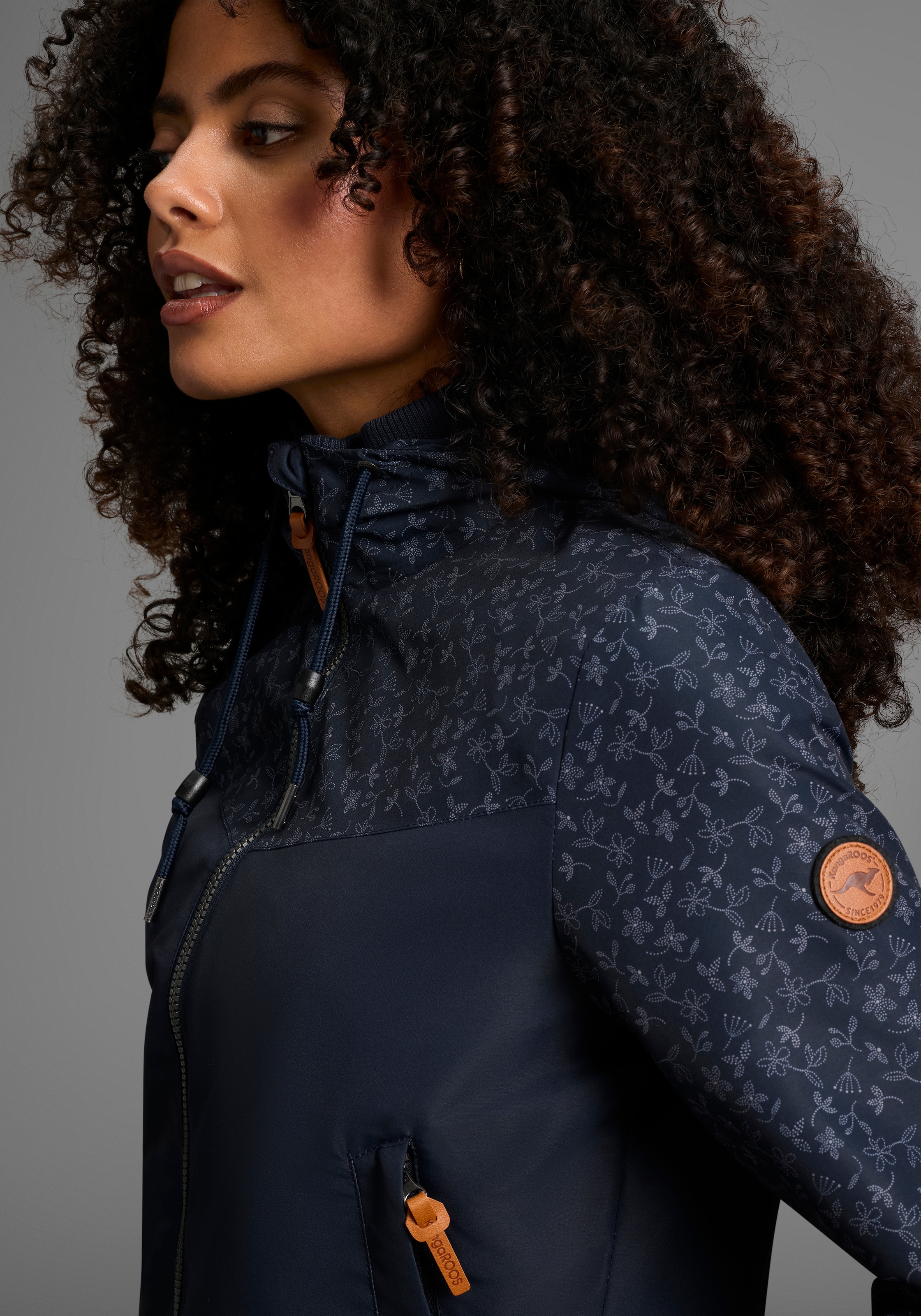 KangaROOS Funktionsjacke mit Kapuze Übergangsjacke, Blouson mit Print