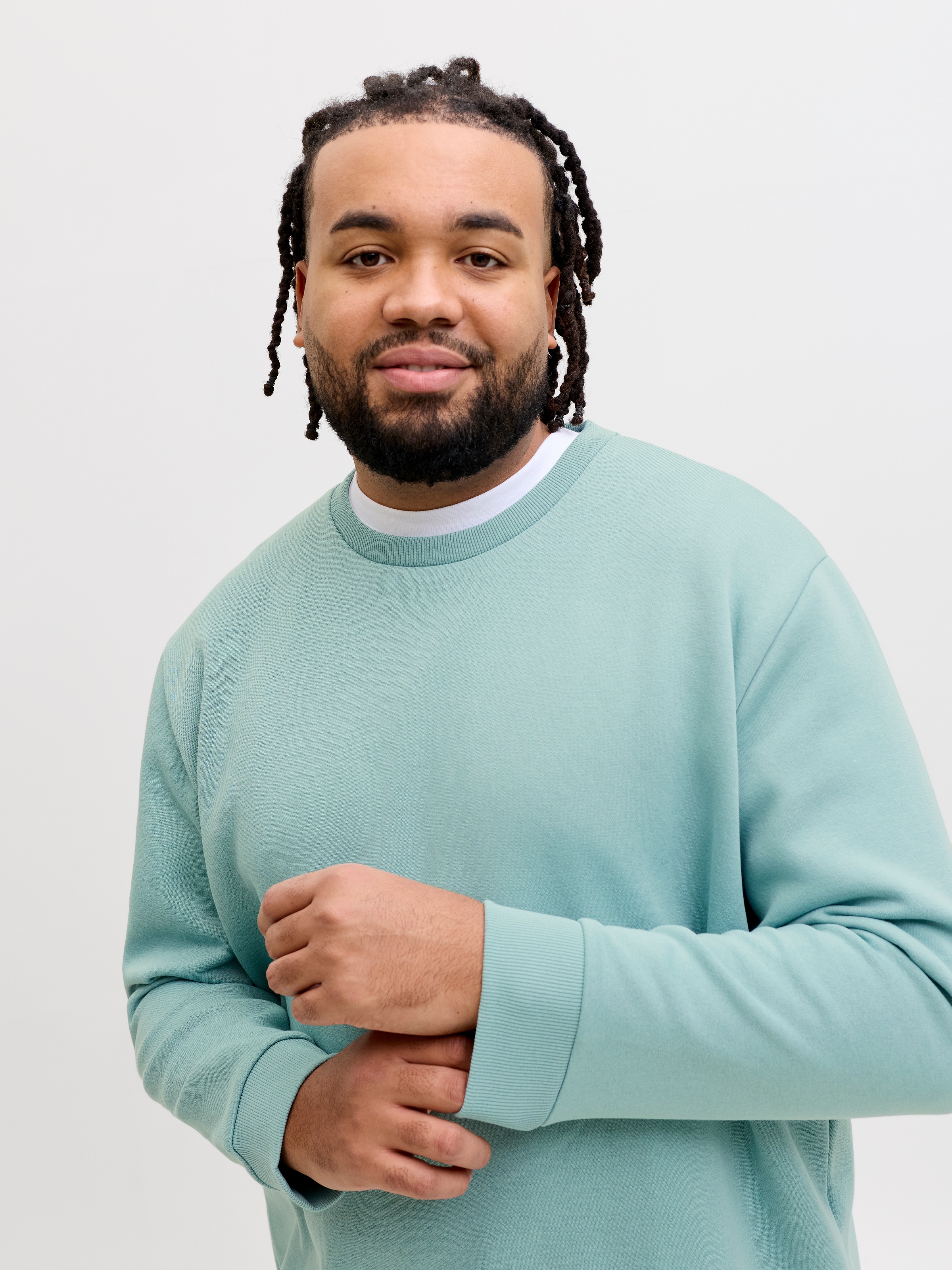Jack & Jones PlusSize Sweatshirt »JJEBRADLEY SWEAT CREW NOOS PLS«, mit Rippbündchen
