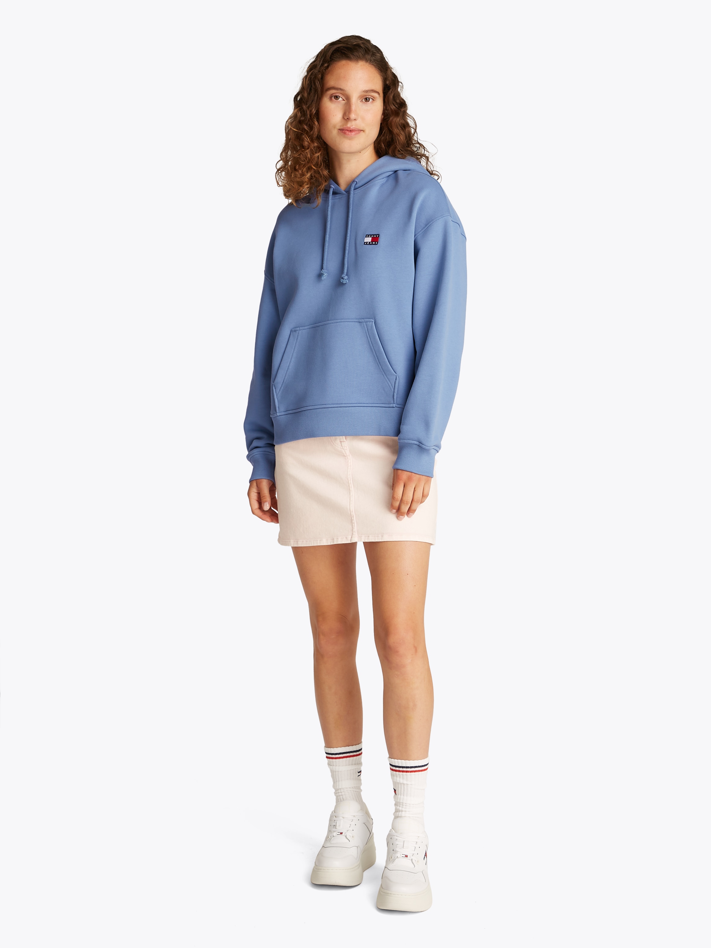 Tommy Jeans Hoodie »TJW BXY BADGE HOODIE EXT«, mit Logo-Badge