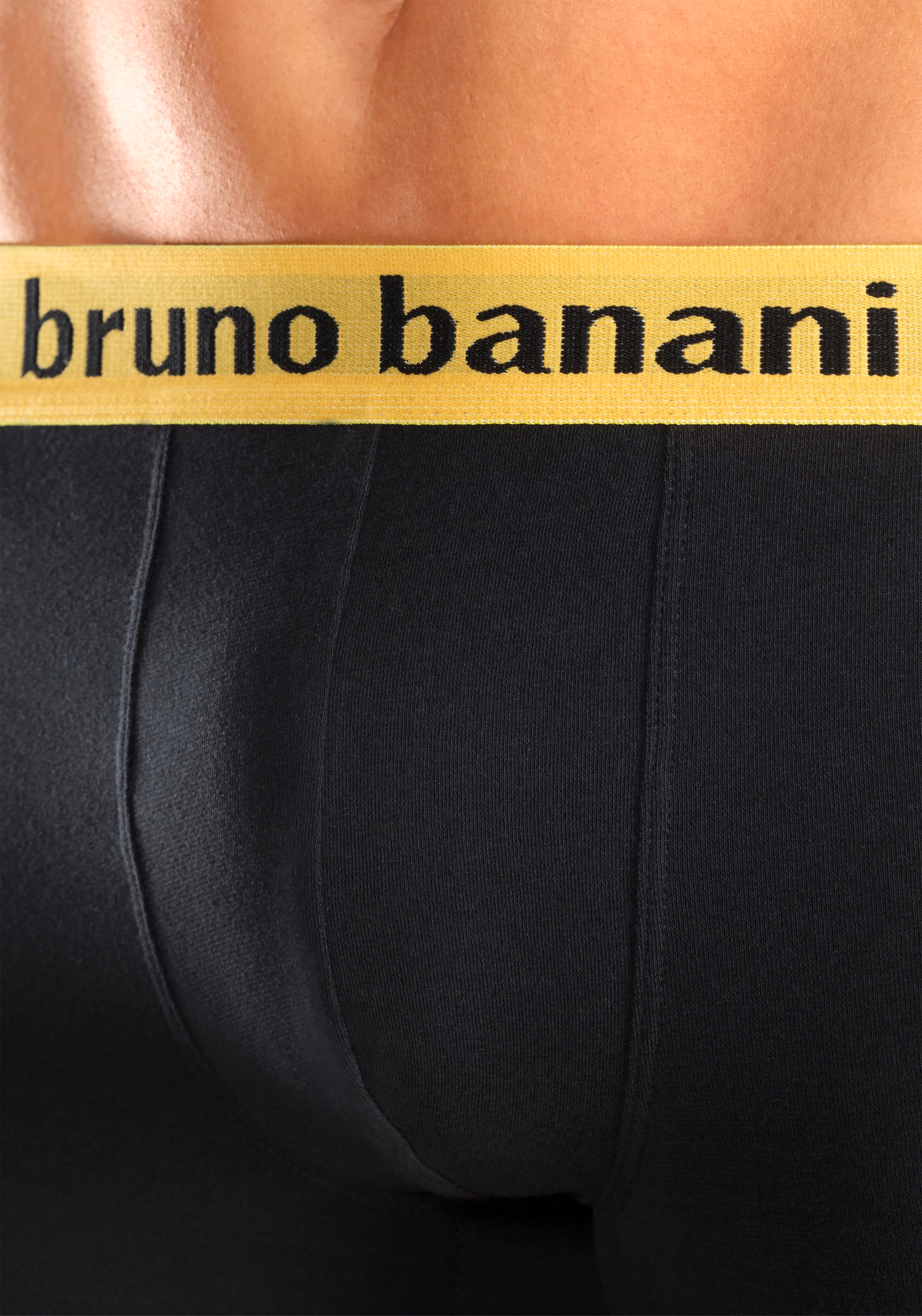 Bruno Banani Boxershorts, (Packung, 4 St.), in Hipster-Form mit Logo Webbund