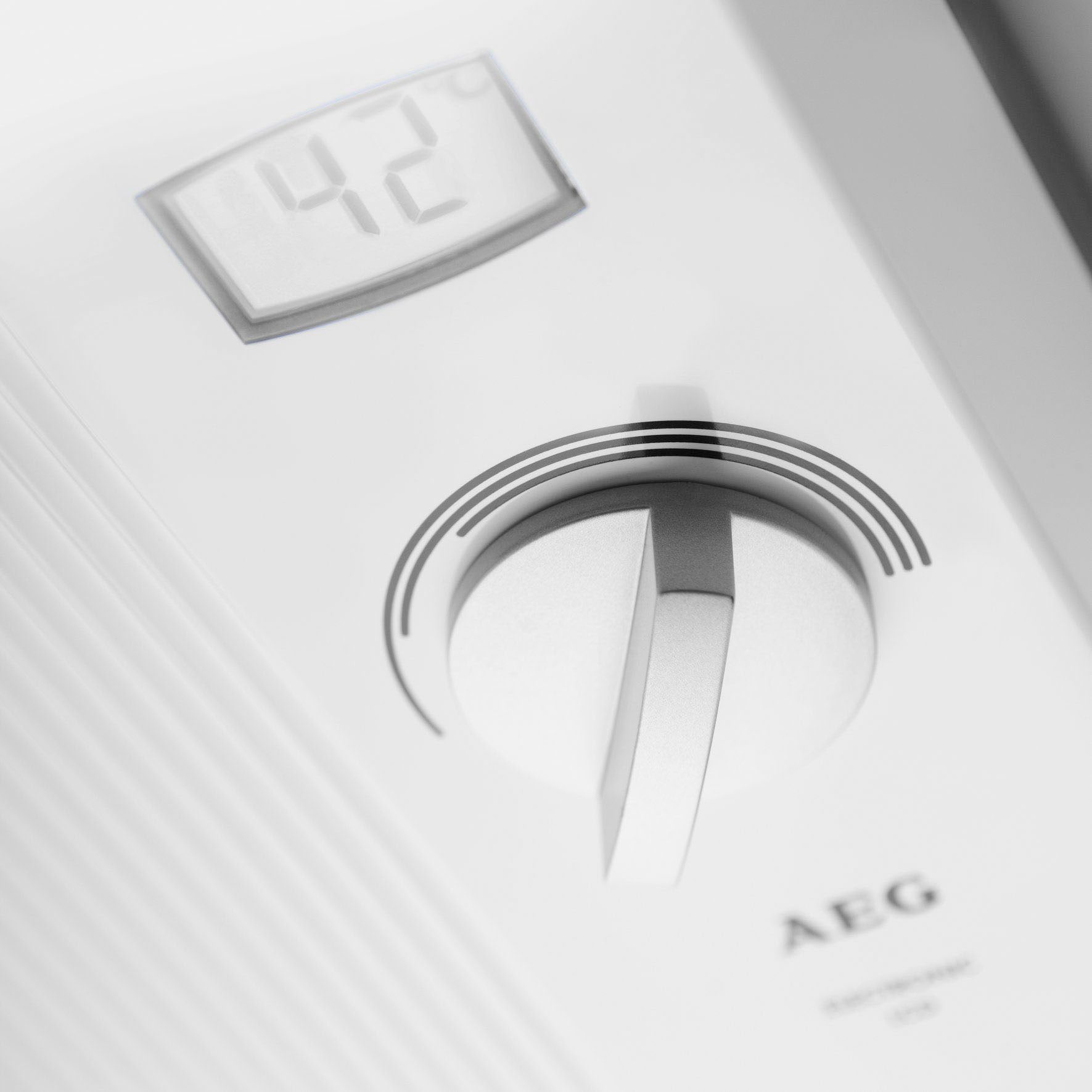 AEG-Haustechnik Komfort-Durchlauferhitzer »DDLE LCD 18/21/24 kW, gradgenaue Temperaturwahl«, LC-Display