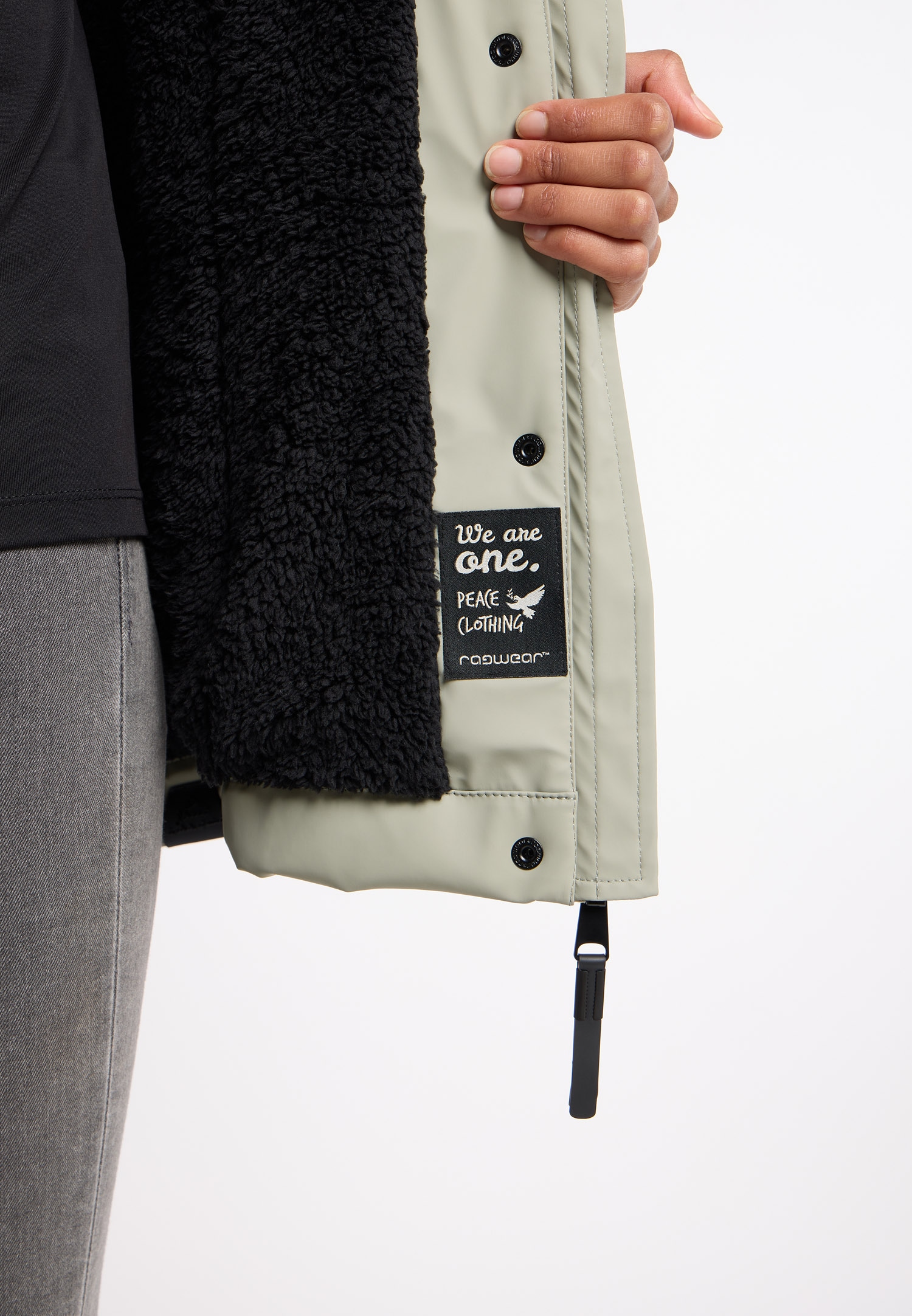 Ragwear Outdoorjacke »MONADIS RAINY WARM«, mit Kapuze, wasserabweisender Parka, mit wärmenden Teddyplüsch gefüttert