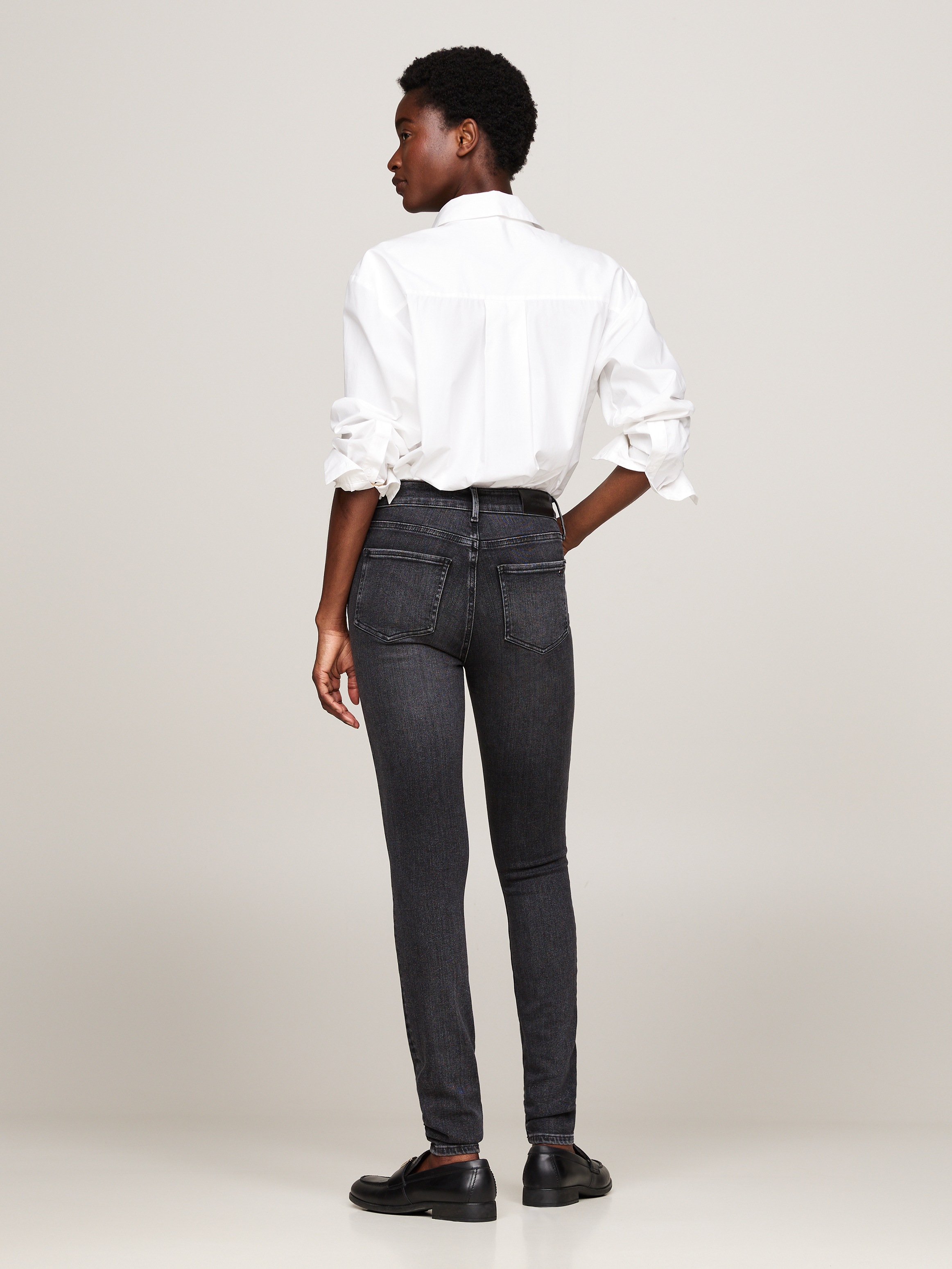 Tommy Hilfiger Skinny-fit-Jeans »HARLEM U SKINNY HW CAL«, mit Tommy Hilfiger Logo-Badge