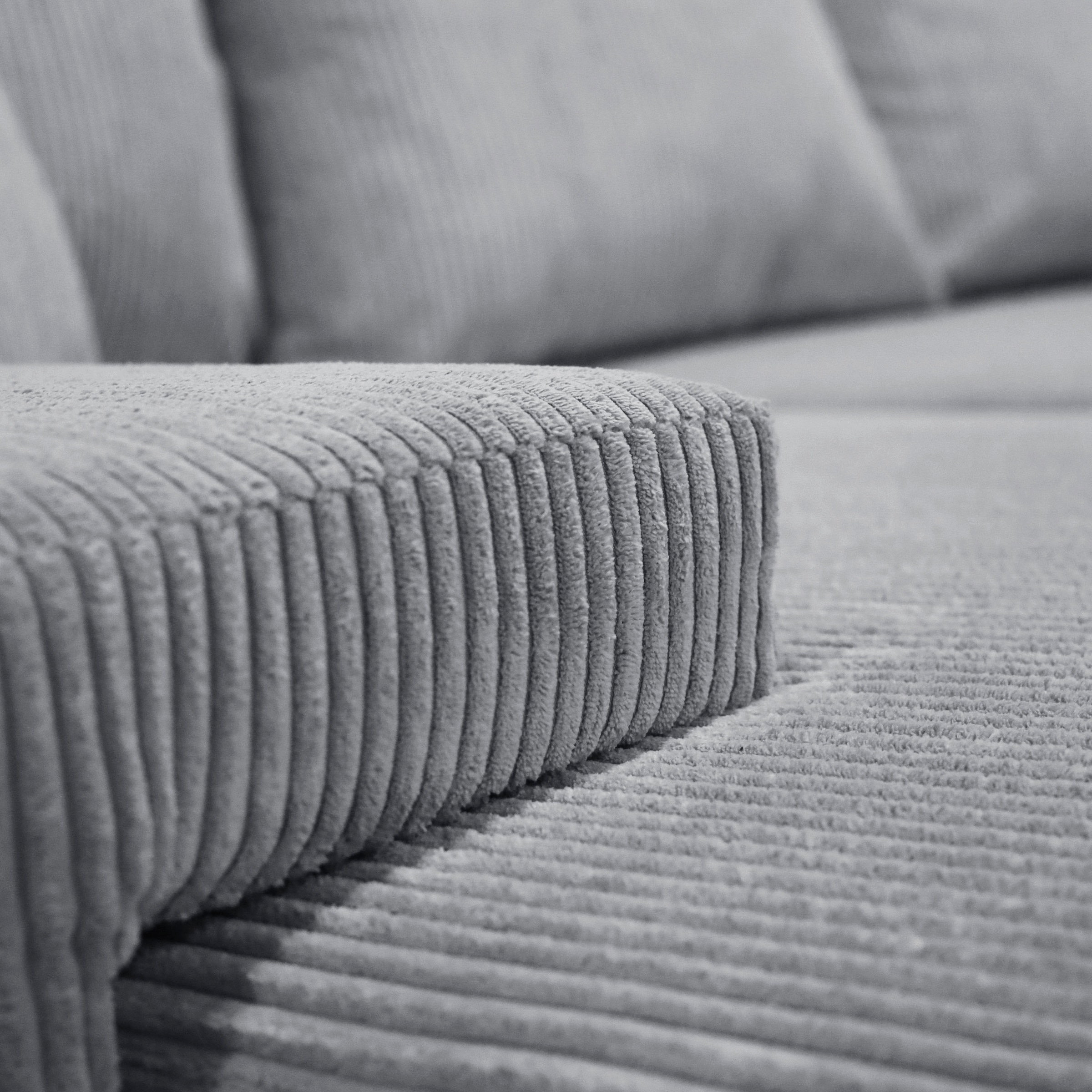 WERK2 Wohnlandschaft »Amalfi« XXL Design Wohnlandschaft in Cord mit Schlaffunktion & Bettkasten
