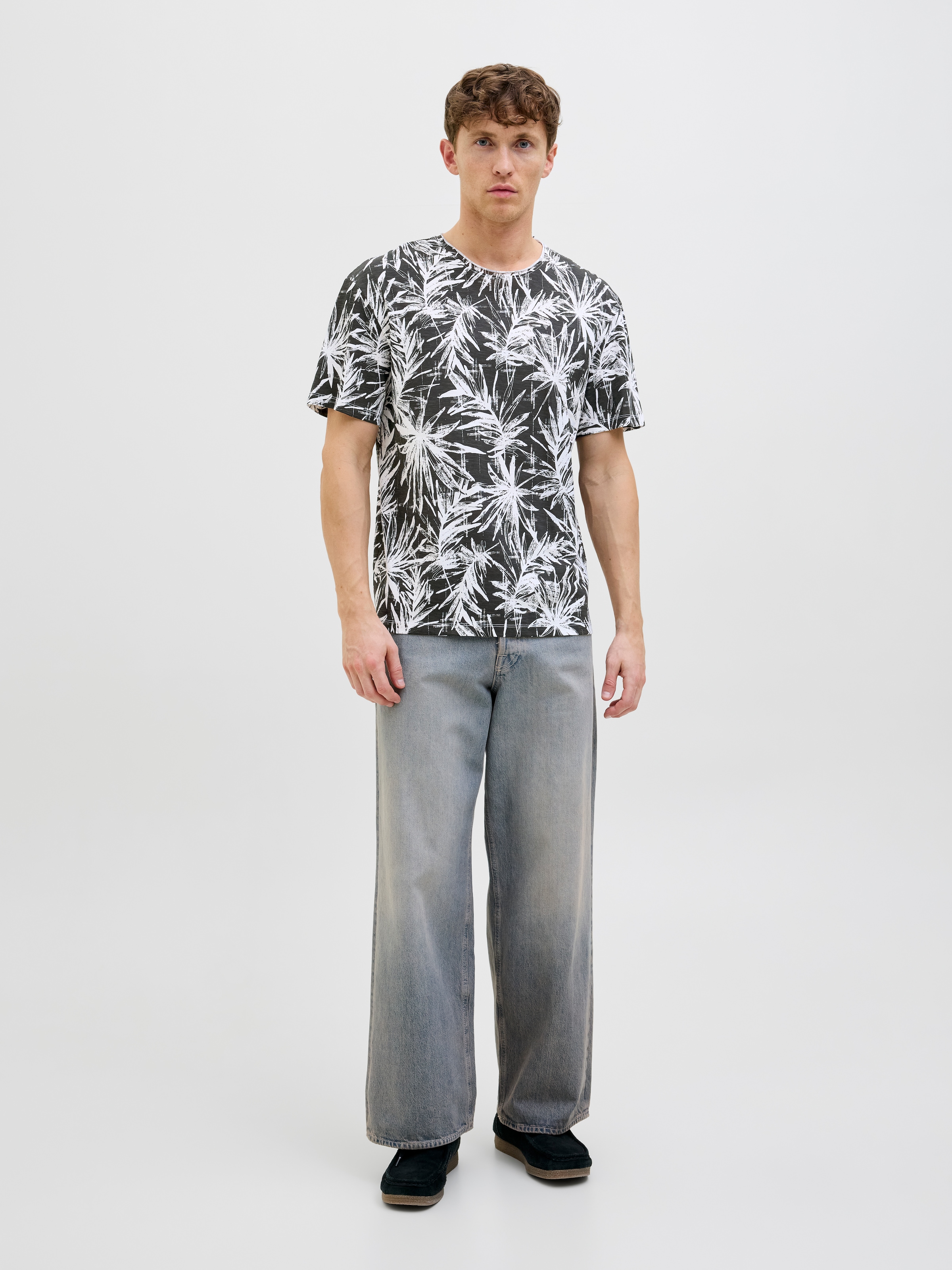 Jack & Jones Rundhalsshirt »JJEBRYAN AOP TEE S/S O-NECK NOOS«, mit All-Over Print