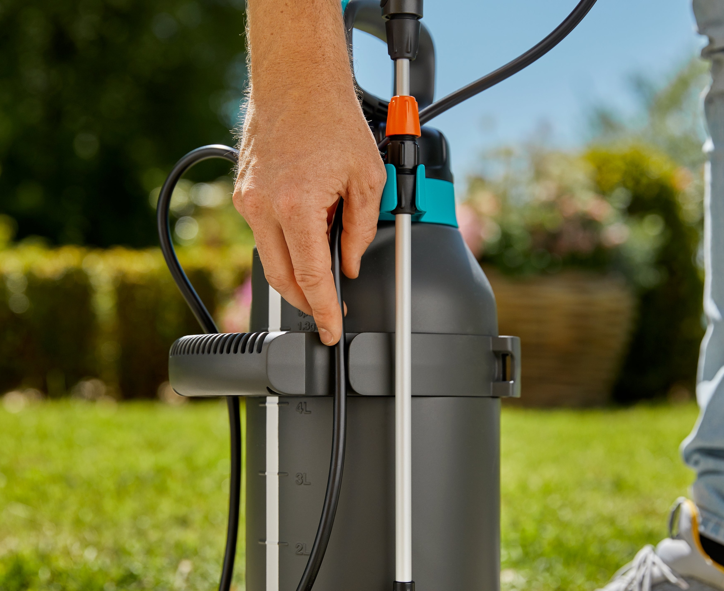GARDENA Drucksprühgerät »EasyPump« Der akkubetriebene Drucksprüher für die komfortable Pflanzenpflege