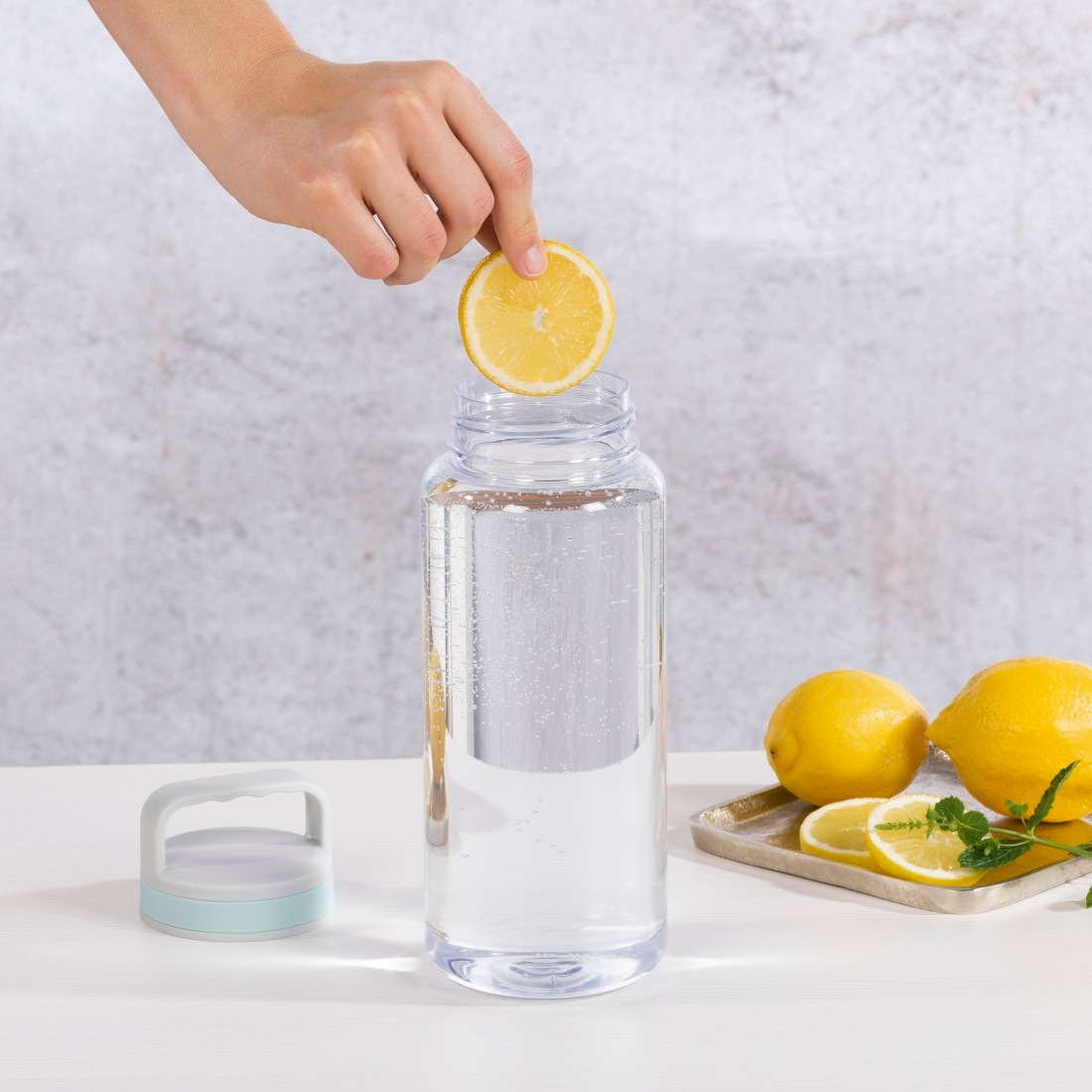 Xavax Trinkflasche »Trinkflasche, 1250 ml (Wasserflasche auslaufsicher, Henkel)«