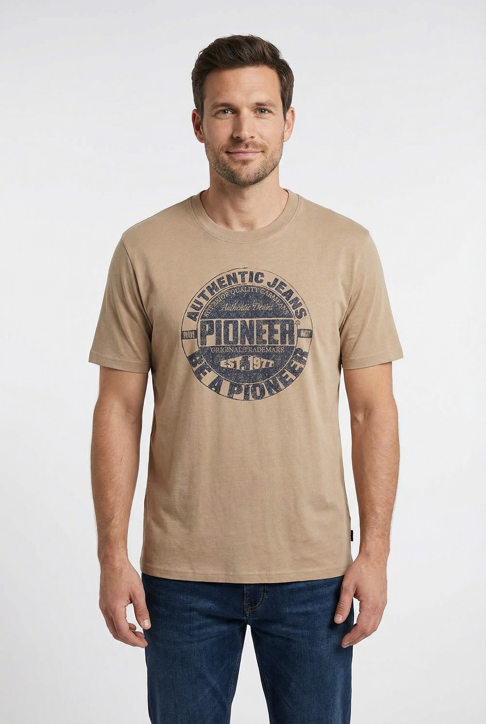 Pioneer Authentic Jeans T-Shirt in normaler Passform