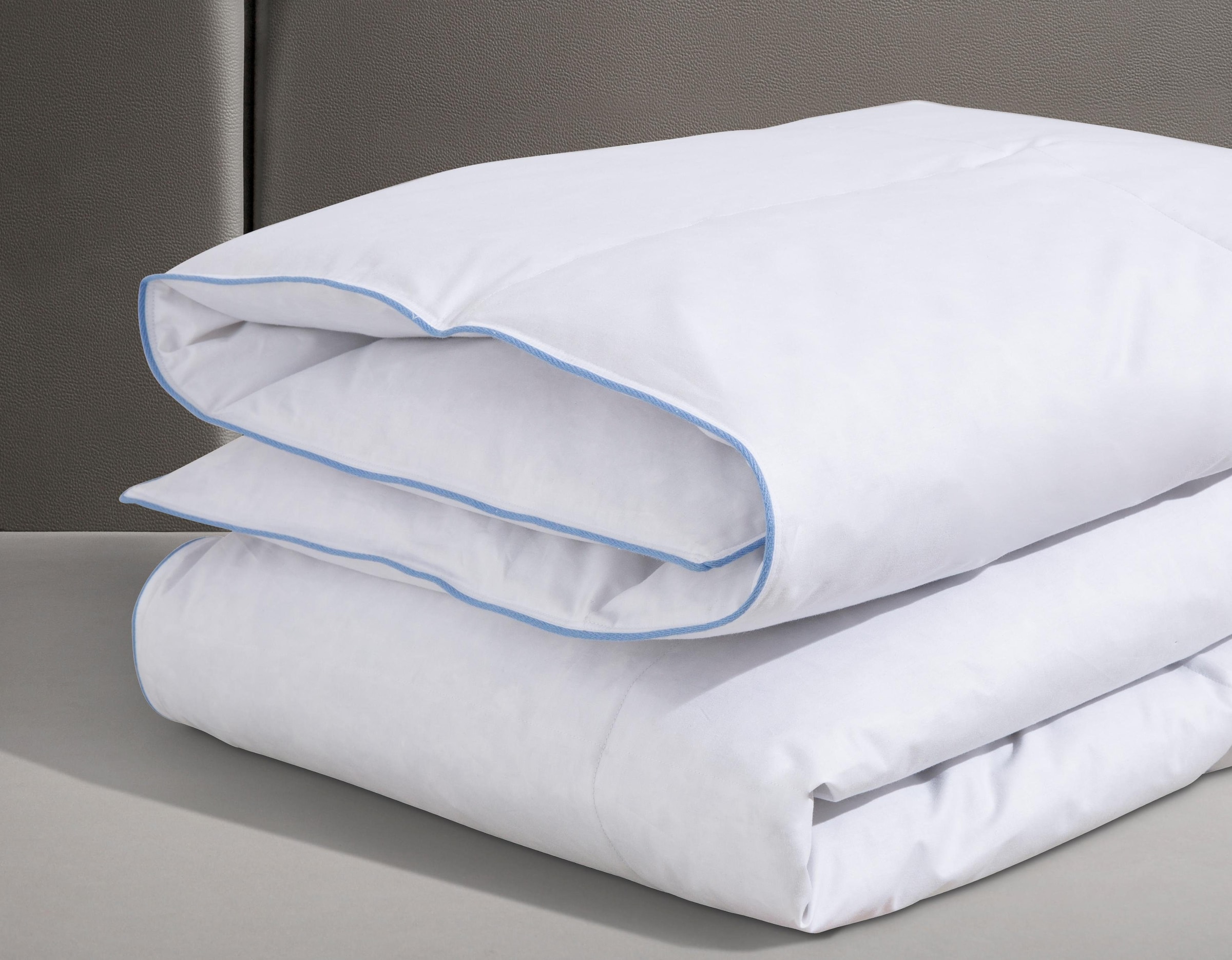 RIBECO Federbettdecke »Anker« normal Füllung Federn & Daunen Bezug Baumwolle 1 Stk. tlg. mit aufwendiger Anker-Stickerei