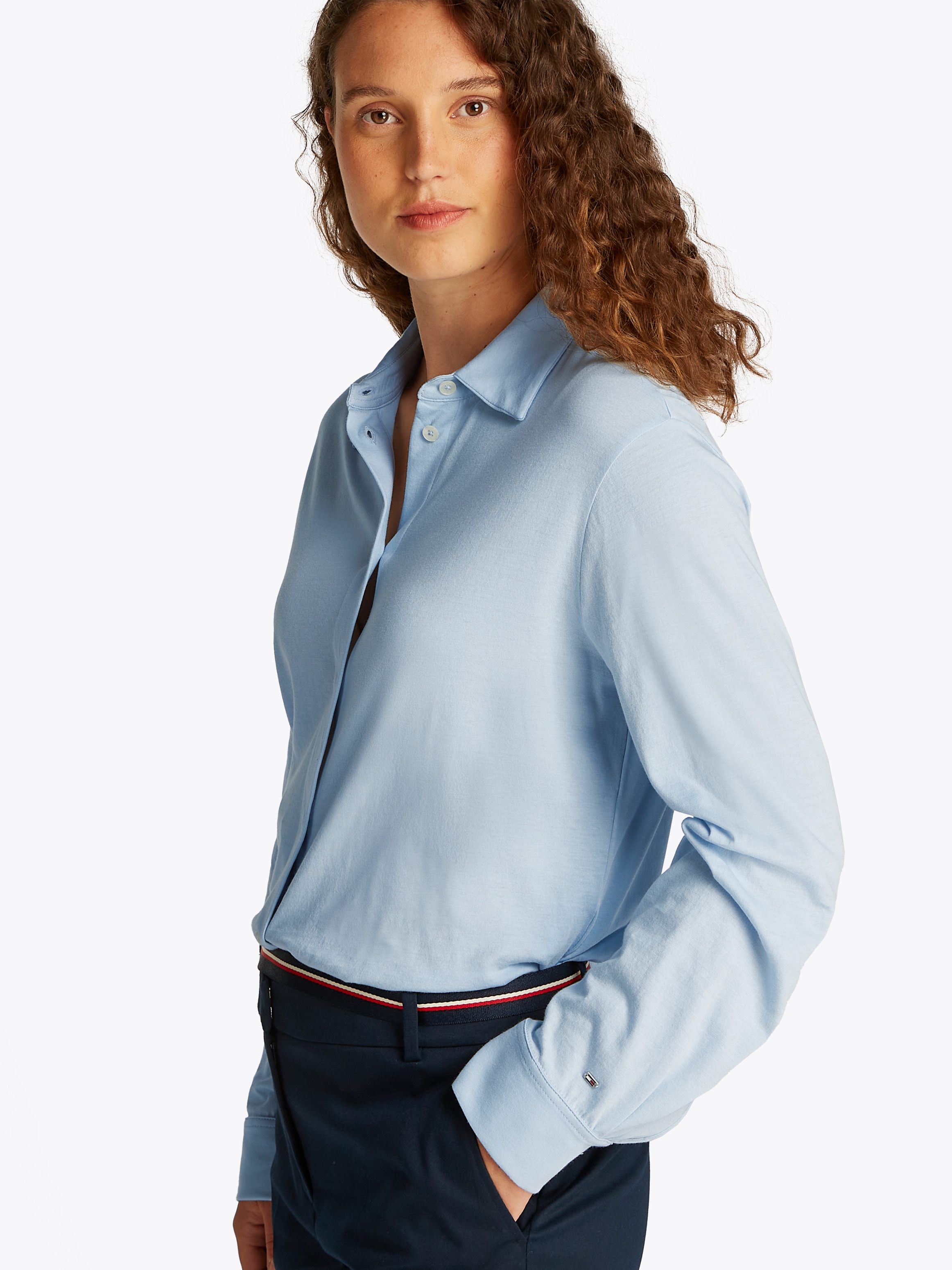 Tommy Hilfiger Klassische Bluse »CASUAL BTN DOWN SHIRT LS«, mit Metalllabel