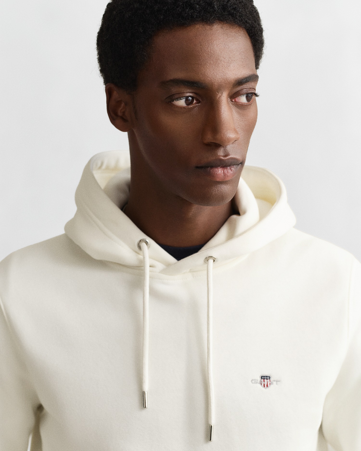 Gant Hoodie »REG SHIELD HOODIE«, mit Logostickerei auf der Brust
