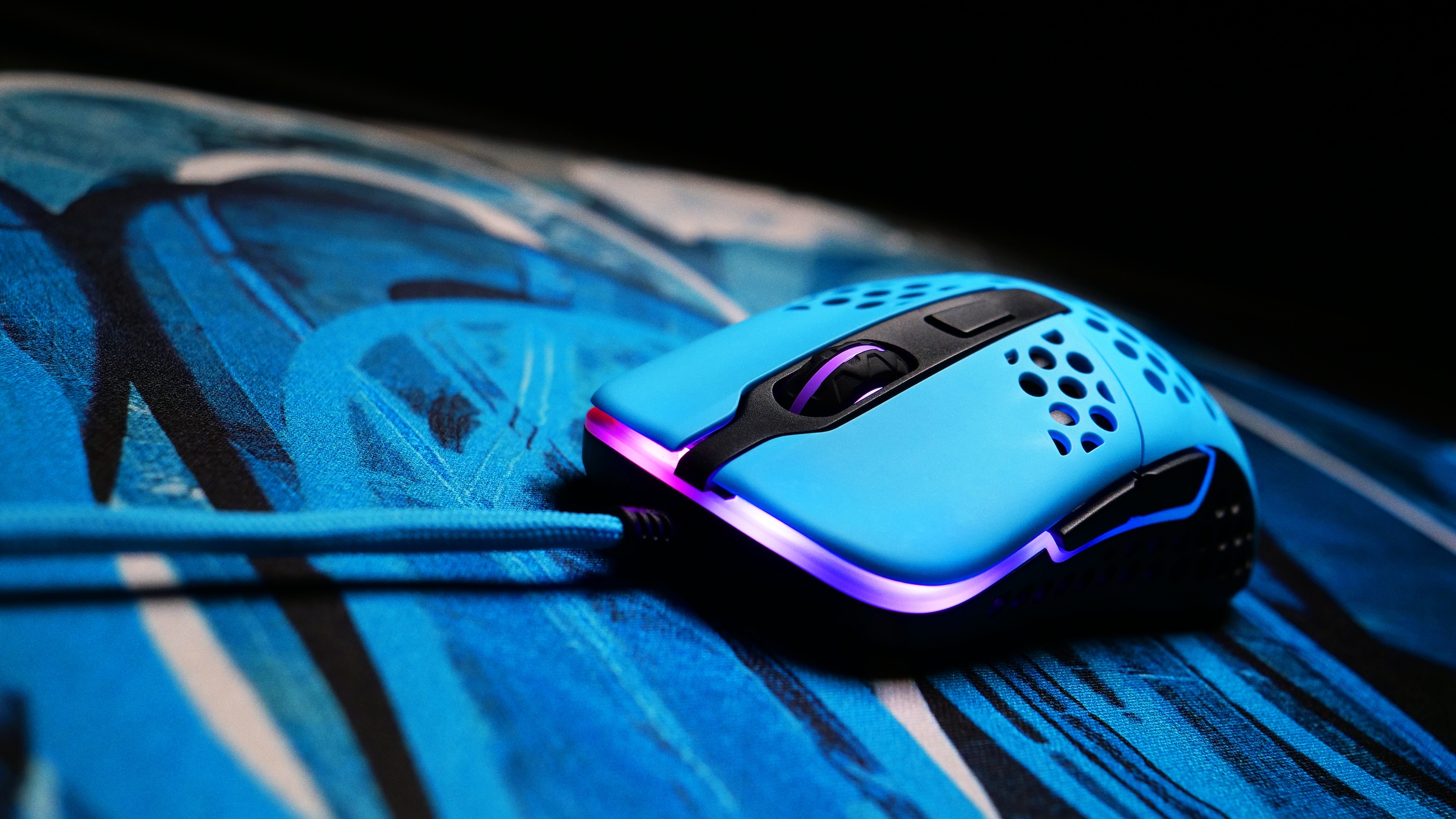Cherry Xtrfy Gaming-Maus »M42 RGB«, kabelgebunden, ultraleichte Gaming-Maus