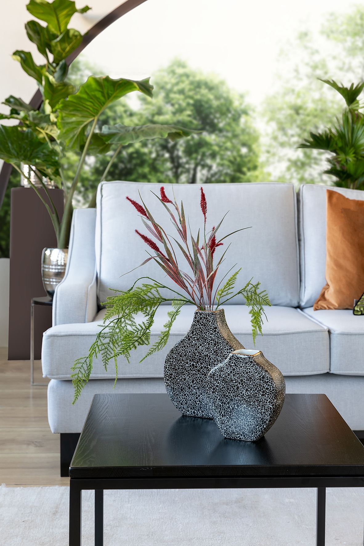 Fink Tischvase »MINTA, Höhe ca. 23 cm, Dekovase aus Porzellan, mit goldfarbenem Rand« eckige schmale Öffnung, für einzelne Blumenstiele