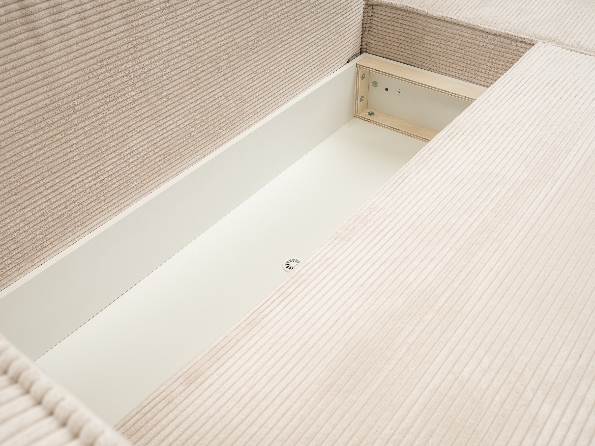 WERK2 Ecksofa »Atlanta-New, modernes Design, Stellmaße 280x147cm, L-Form, Kedernaht« hoher Komfort, Schlaffunktion & Bettkasten, Cord, Natur