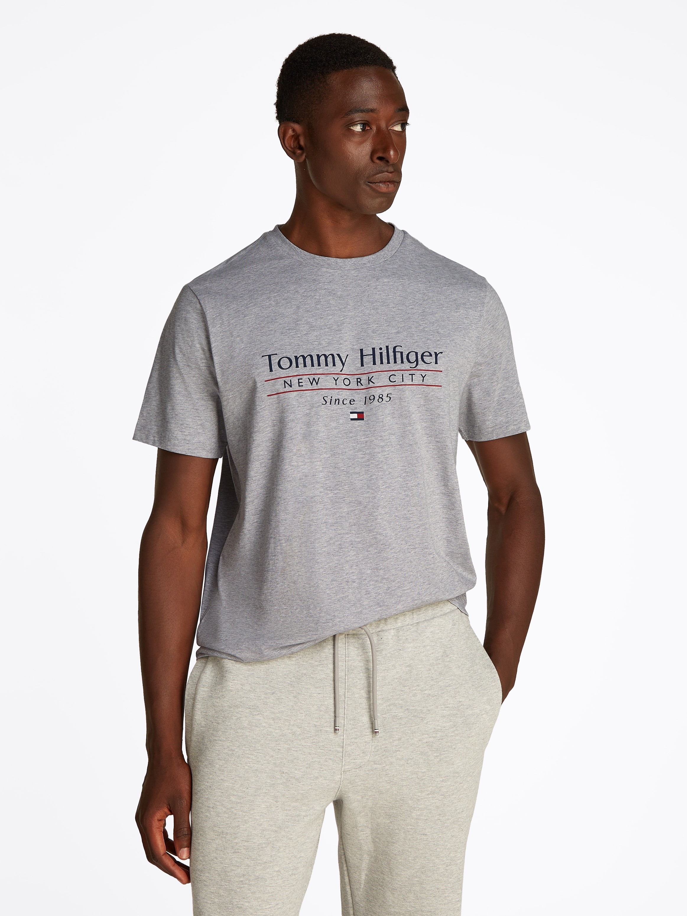 Tommy Hilfiger T-Shirt »HILFIGER CENTER STACK TEE« mit großem Schriftprint