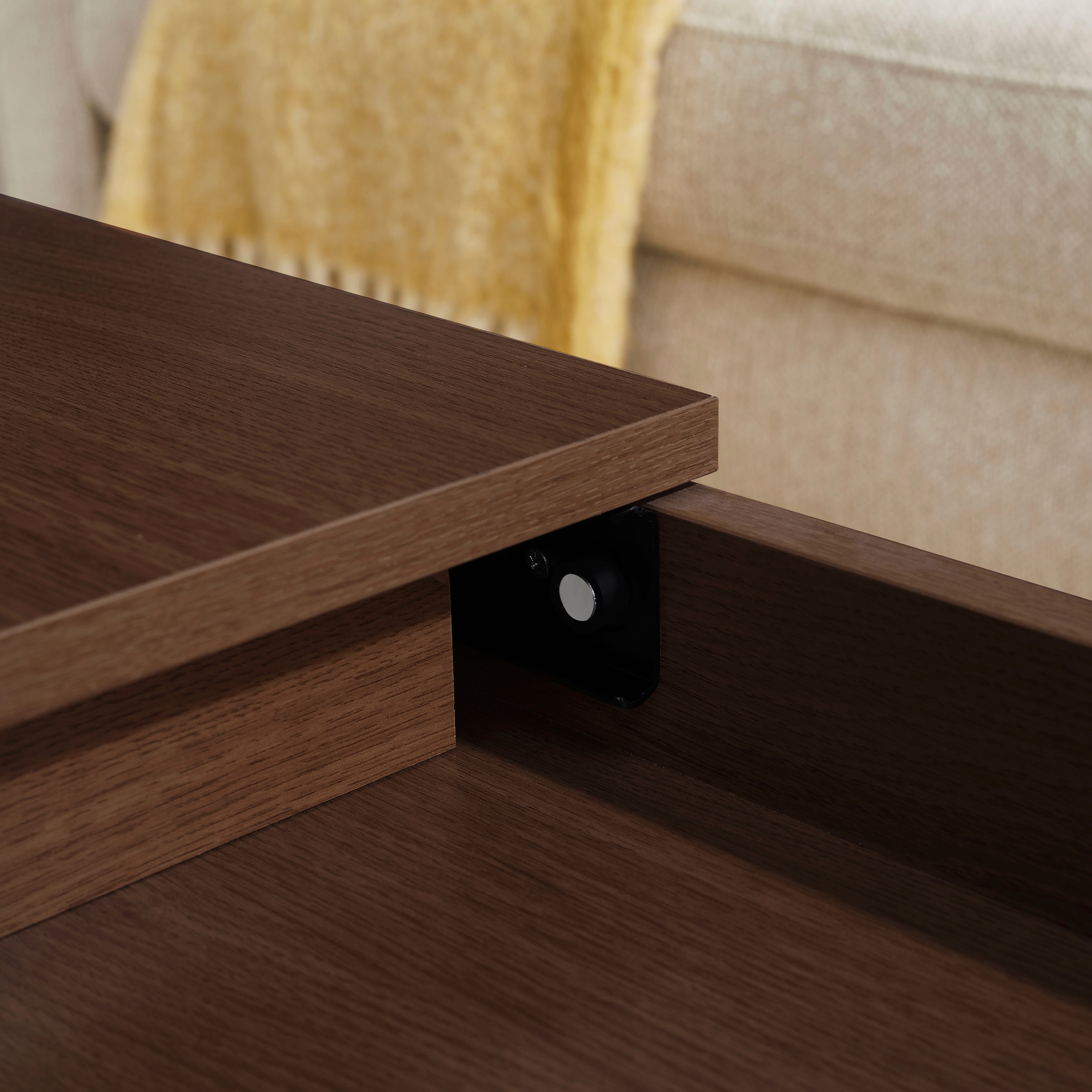 OTTO home Couchtisch »Norwin« Melaminoberfläche und robustes Gestell aus Eschenholz