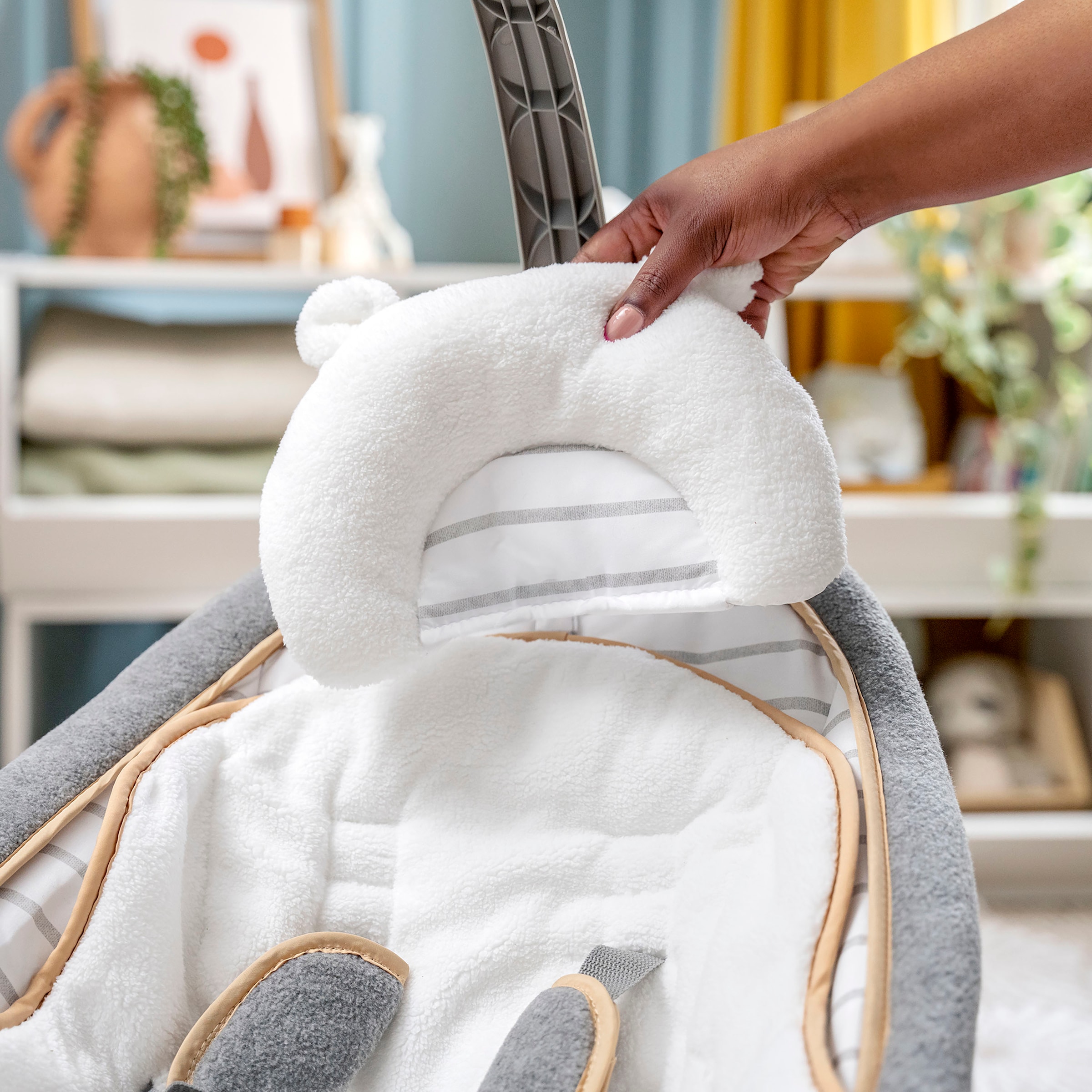 ingenuity Babywippe »Rocking Seat - Bella Teddy«, mit Sound-Effekt