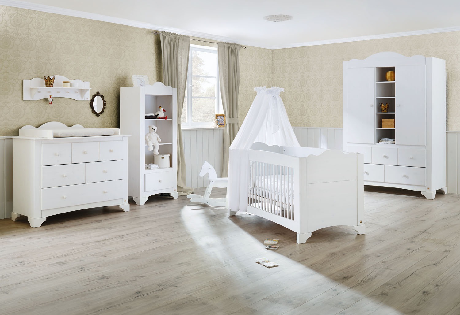 Wickelkommode; in auf 3 (Set, Made Babyzimmer-Komplettset und kaufen »Pino«, Europe Raten Schrank groß; mit St.), Kinderbett, Pinolino® breit