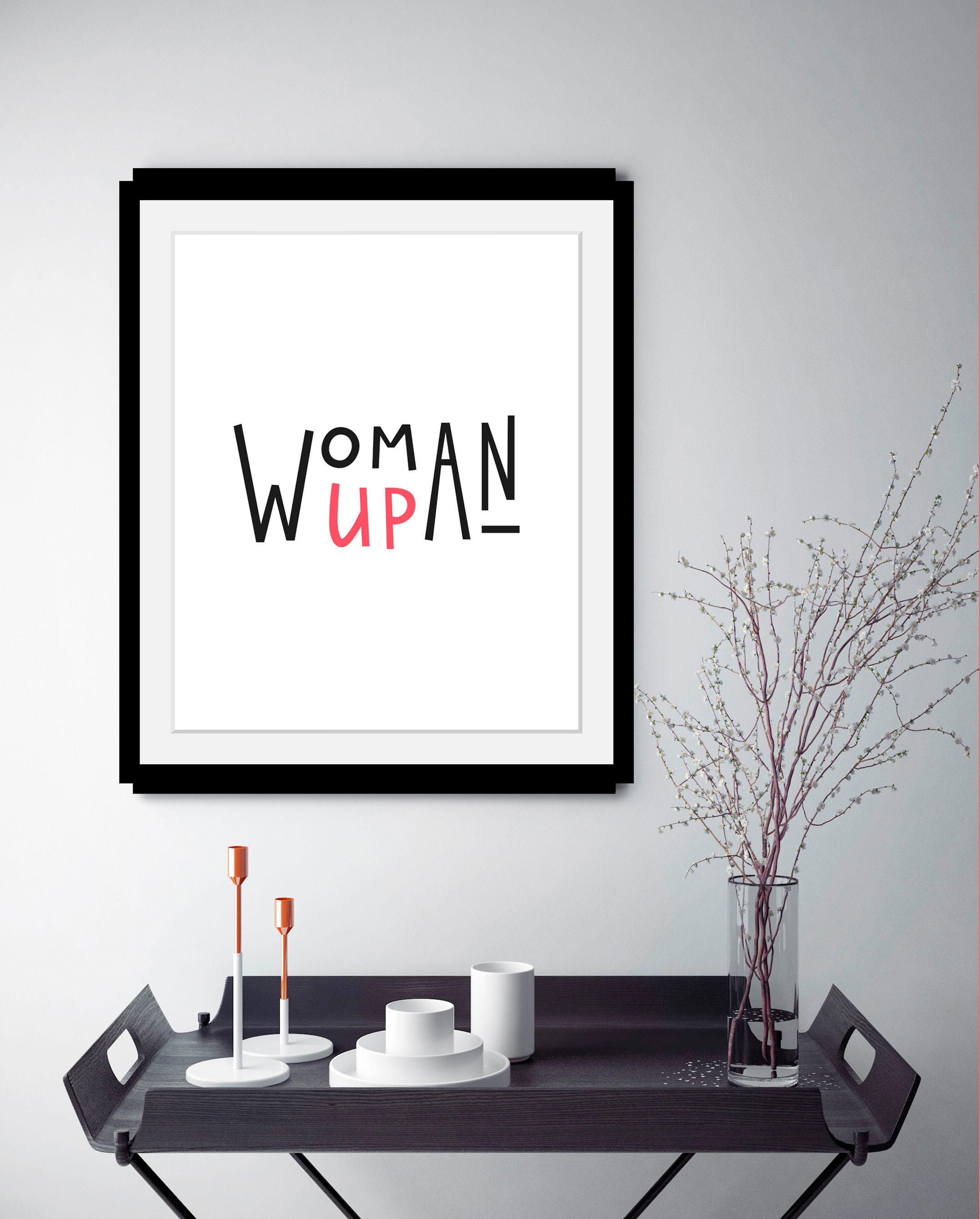 queence Bild »Woman«, Schwarz-Weiß-Schriftzug-Motivationsbilder-Fashion-Frau, HD Premium Poster-Druck inkl. Holzrahmen