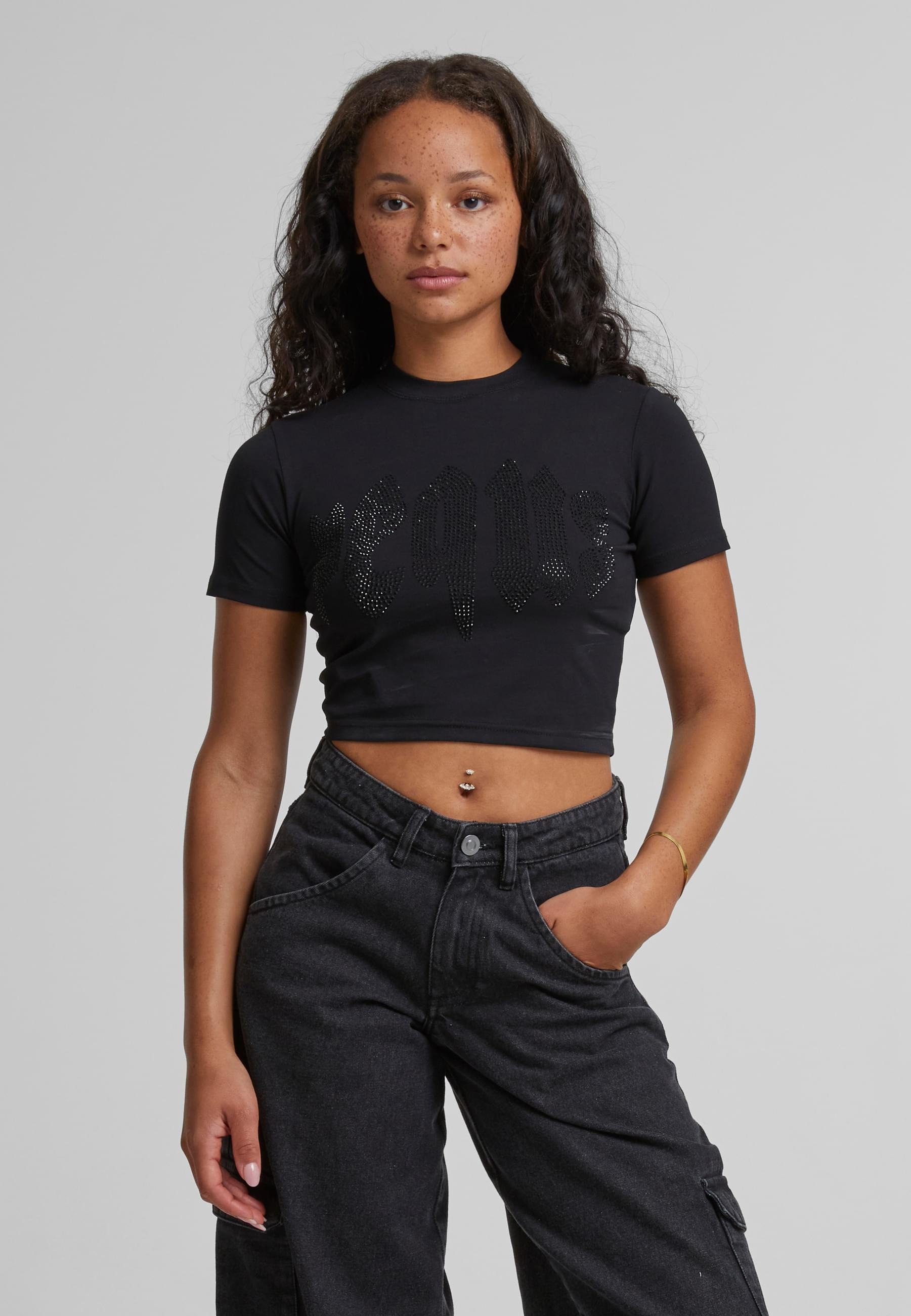 PEQUS T-Shirt »PEQUS PEQUS Rhinestone Mythic Logo Top« 1 Stk.