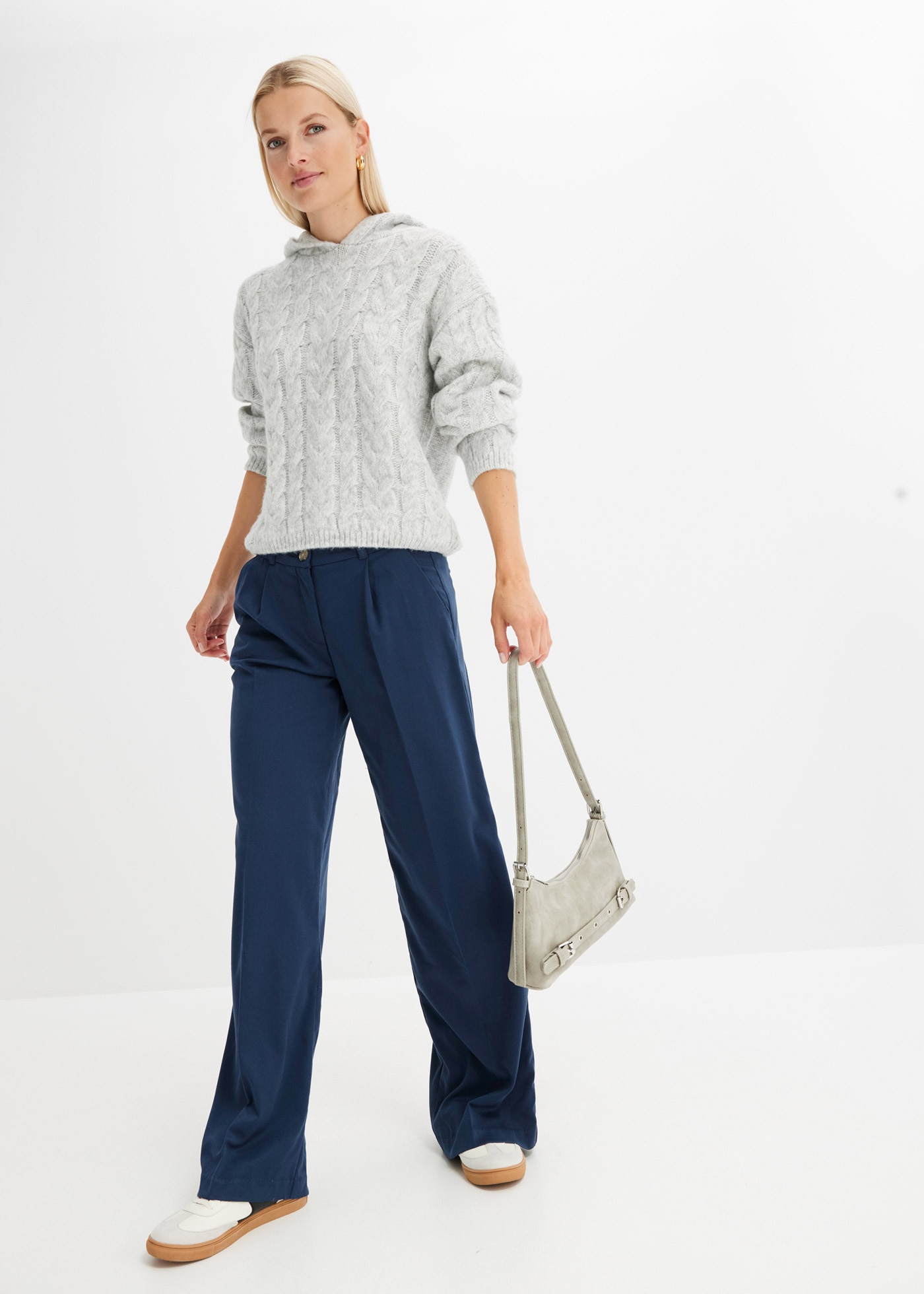bonprix Strickpullover im kuscheligen Zopfstrickmuster, mit Kapuze, Boxy Passform