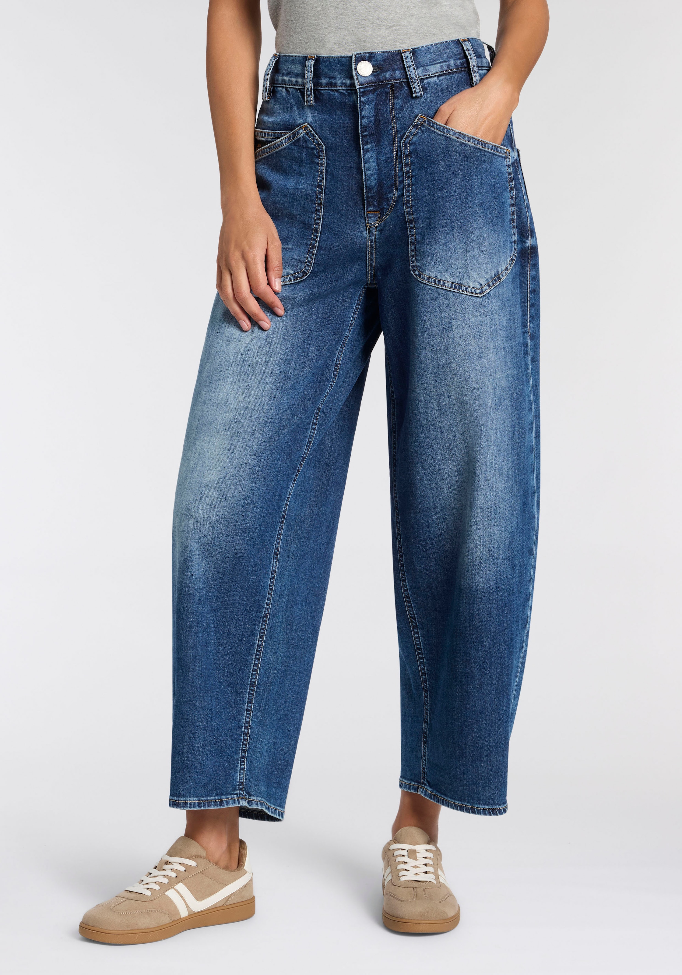 Herrlicher Loose-fit-Jeans »Meryll Denim Light« O-Shape mit aufgesetzten Taschen