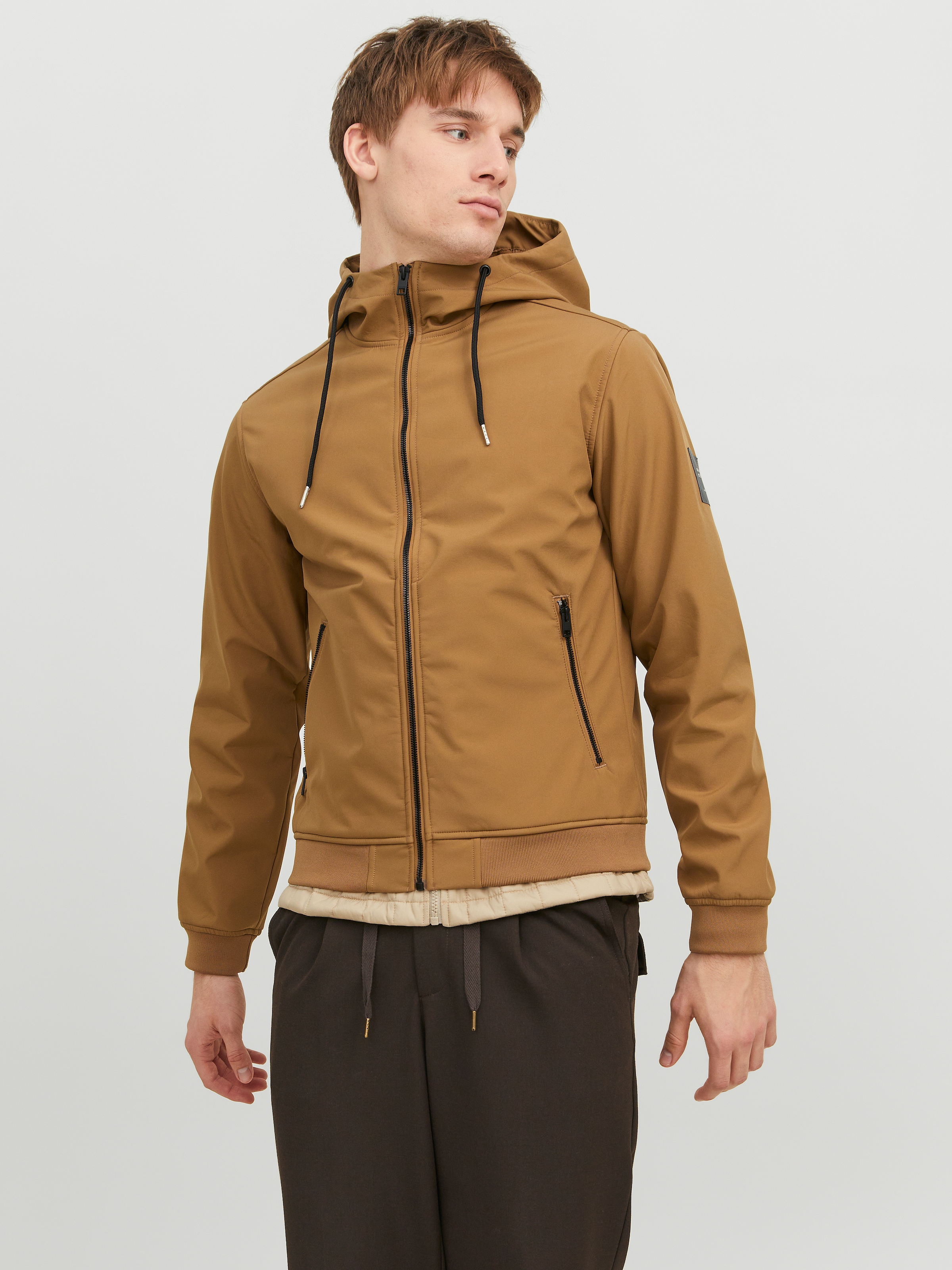 Jack & Jones Softshelljacke »JJEBASIC mit wasserabweisender Funktion« mit Kapuze mit Kordelzug