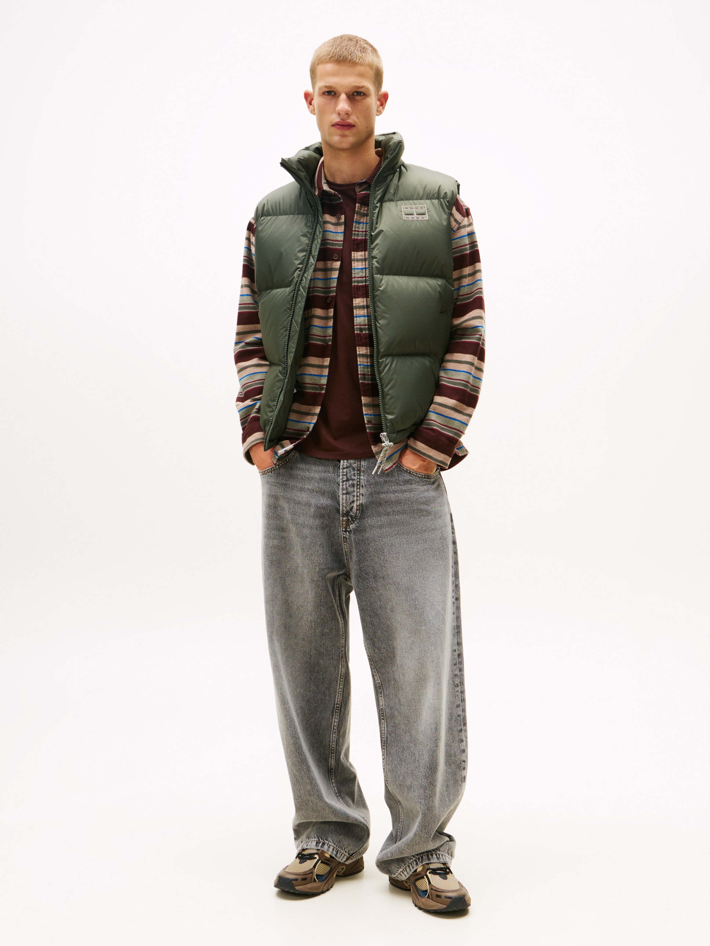 Tommy Jeans Steppweste »ALASKA DOWN VEST« Regular fit mit abnehmbarer Kapuze